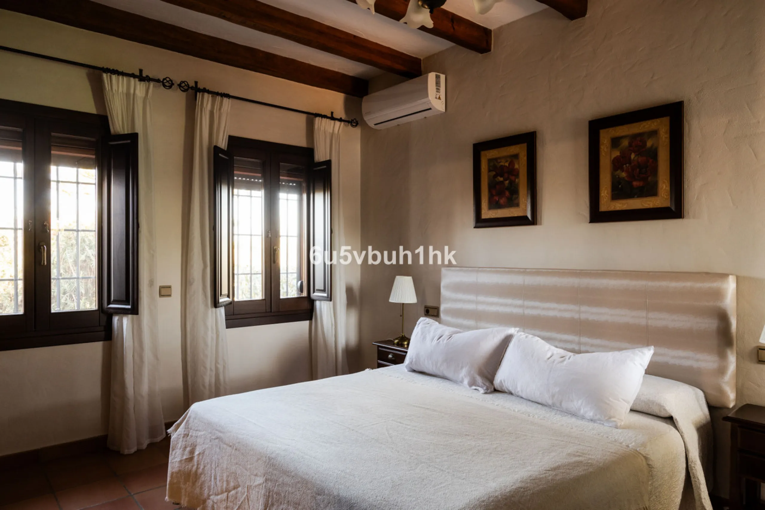 This exceptional villa is situated on a sprawling 6,188-square-meter plot adorned with 80 productive olive trees. With 300 square meters of thoughtfully designed living space, the property combines comfort, functionality, and stunning natural surroundings