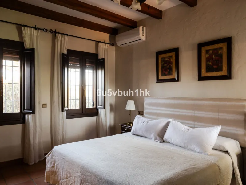This exceptional villa is situated on a sprawling 6,188-square-meter plot adorned with 80 productive olive trees. With 300 square meters of thoughtfully designed living space, the property combines comfort, functionality, and stunning natural surroundings