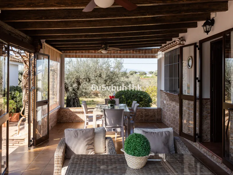 This exceptional villa is situated on a sprawling 6,188-square-meter plot adorned with 80 productive olive trees. With 300 square meters of thoughtfully designed living space, the property combines comfort, functionality, and stunning natural surroundings