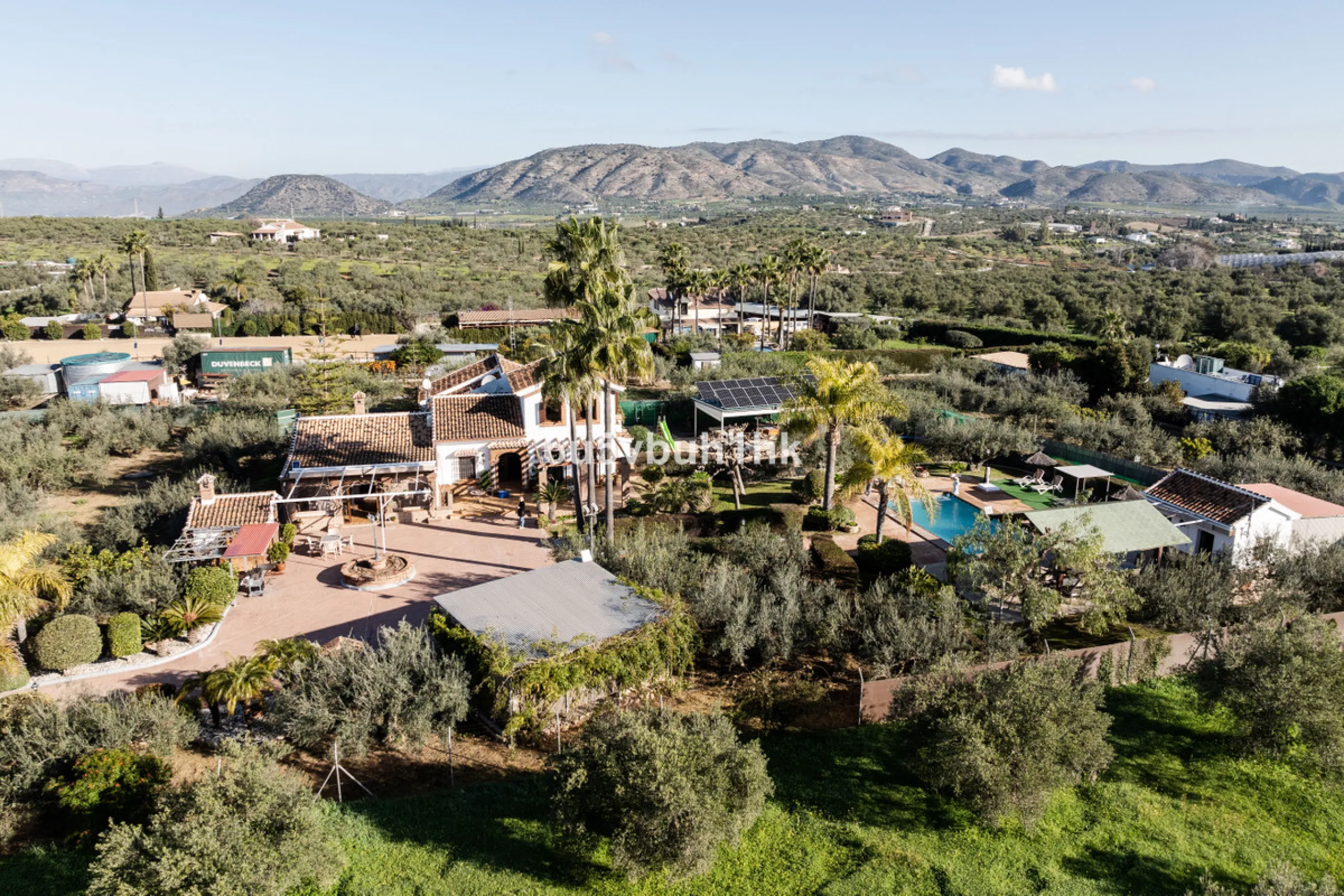 This exceptional villa is situated on a sprawling 6,188-square-meter plot adorned with 80 productive olive trees. With 300 square meters of thoughtfully designed living space, the property combines comfort, functionality, and stunning natural surroundings