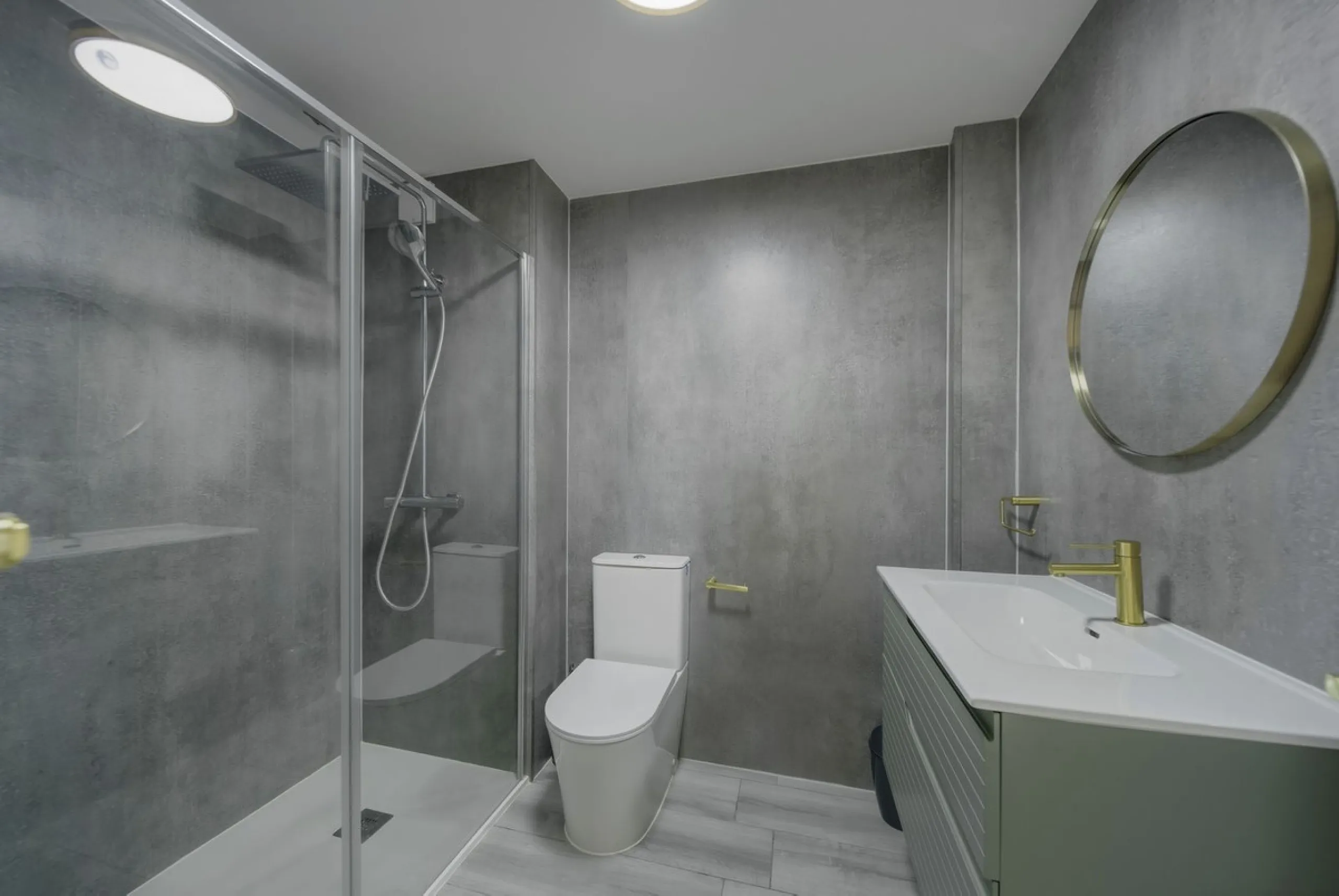 Fully Reformed 3 Bedroom Apartment, 30 Seconds to the Sea | Fuengirola