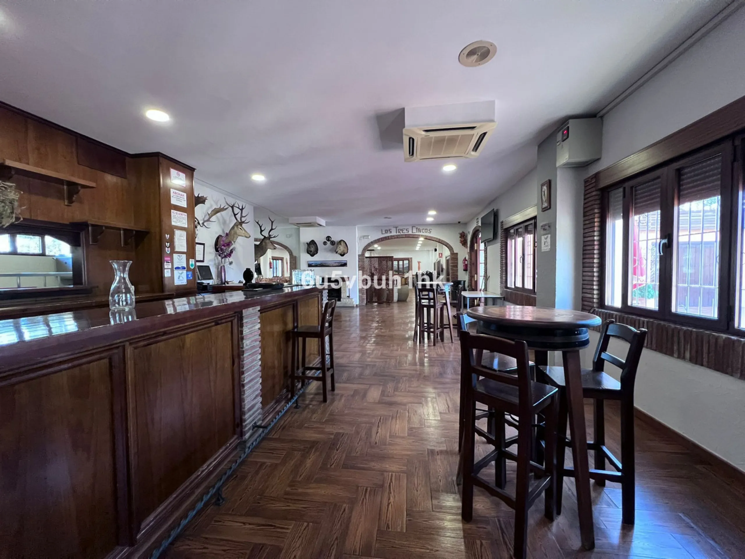 Seize the opportunity to own an extraordinary country estate in the breathtaking Montes de Málaga, just 10 minutes from the city center and 25 minutes from the airport.