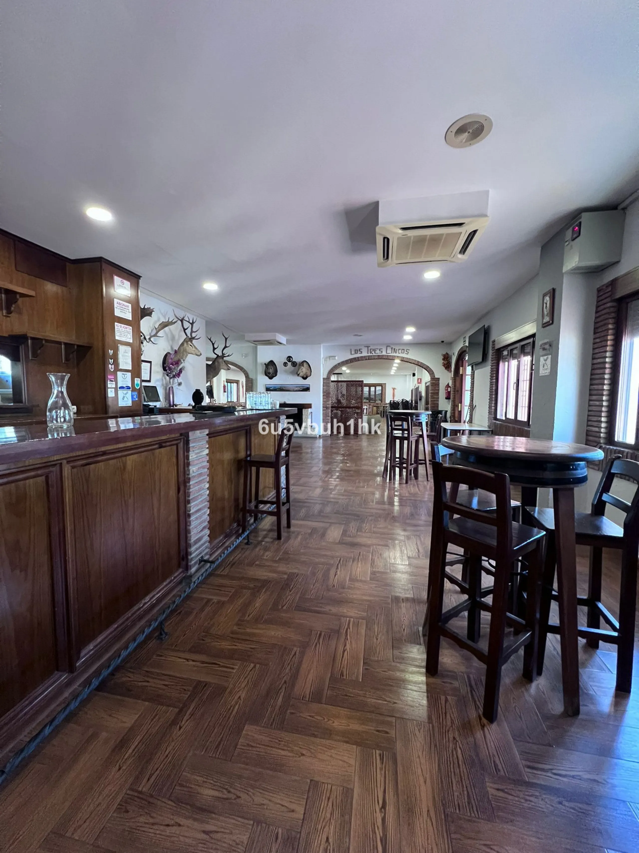 Seize the opportunity to own an extraordinary country estate in the breathtaking Montes de Málaga, just 10 minutes from the city center and 25 minutes from the airport.