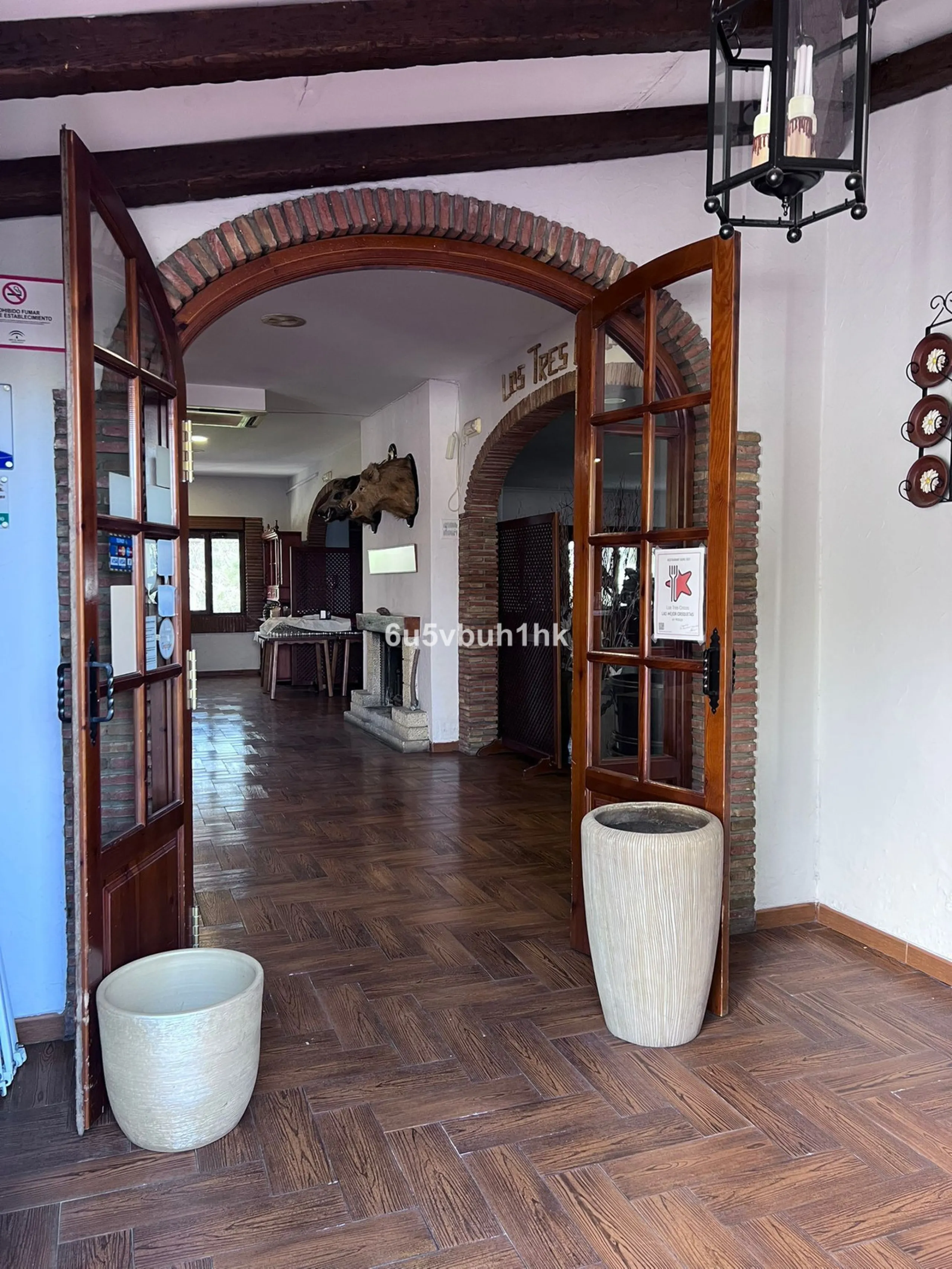 Seize the opportunity to own an extraordinary country estate in the breathtaking Montes de Málaga, just 10 minutes from the city center and 25 minutes from the airport.