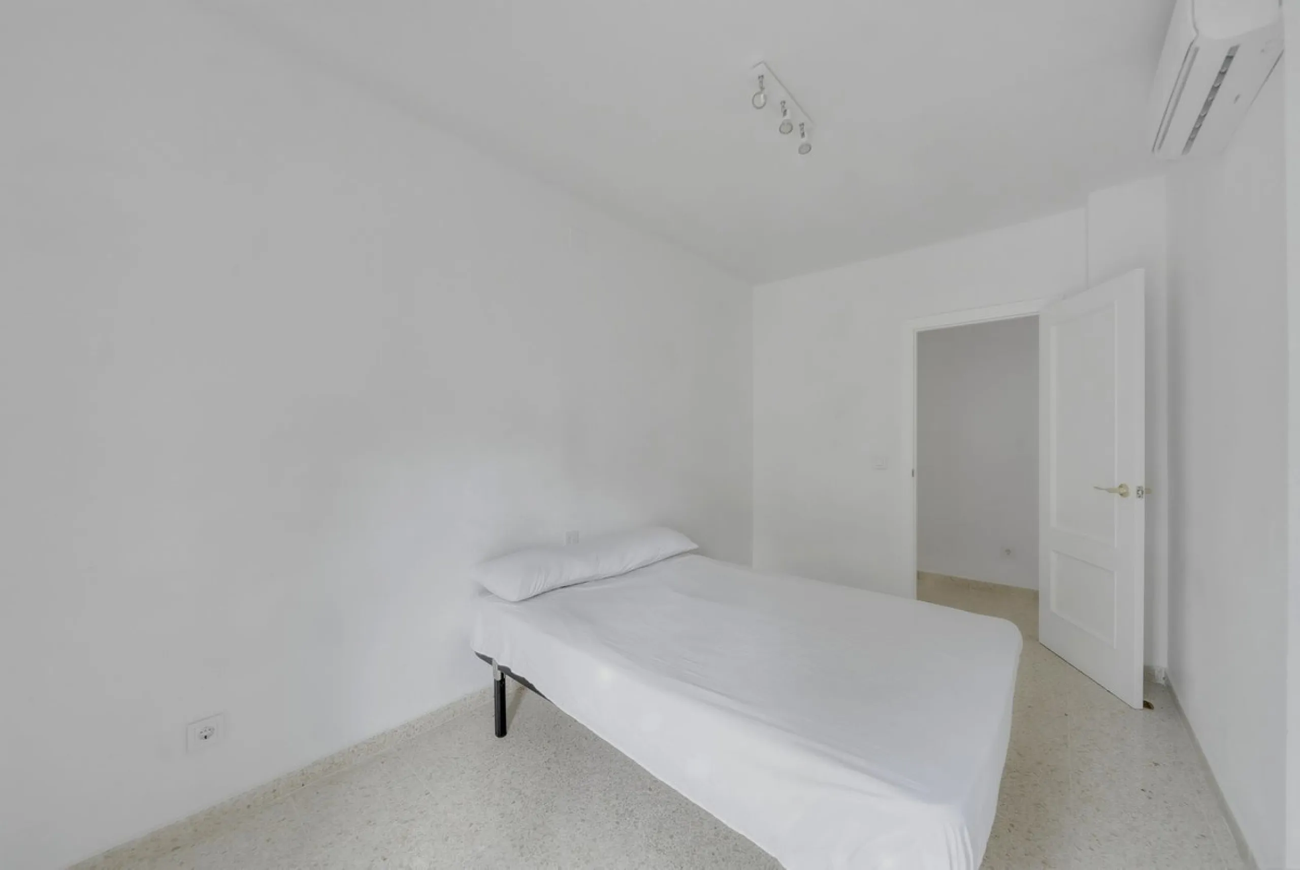 Fully Reformed 3 Bedroom Apartment, 30 Seconds to the Sea | Fuengirola