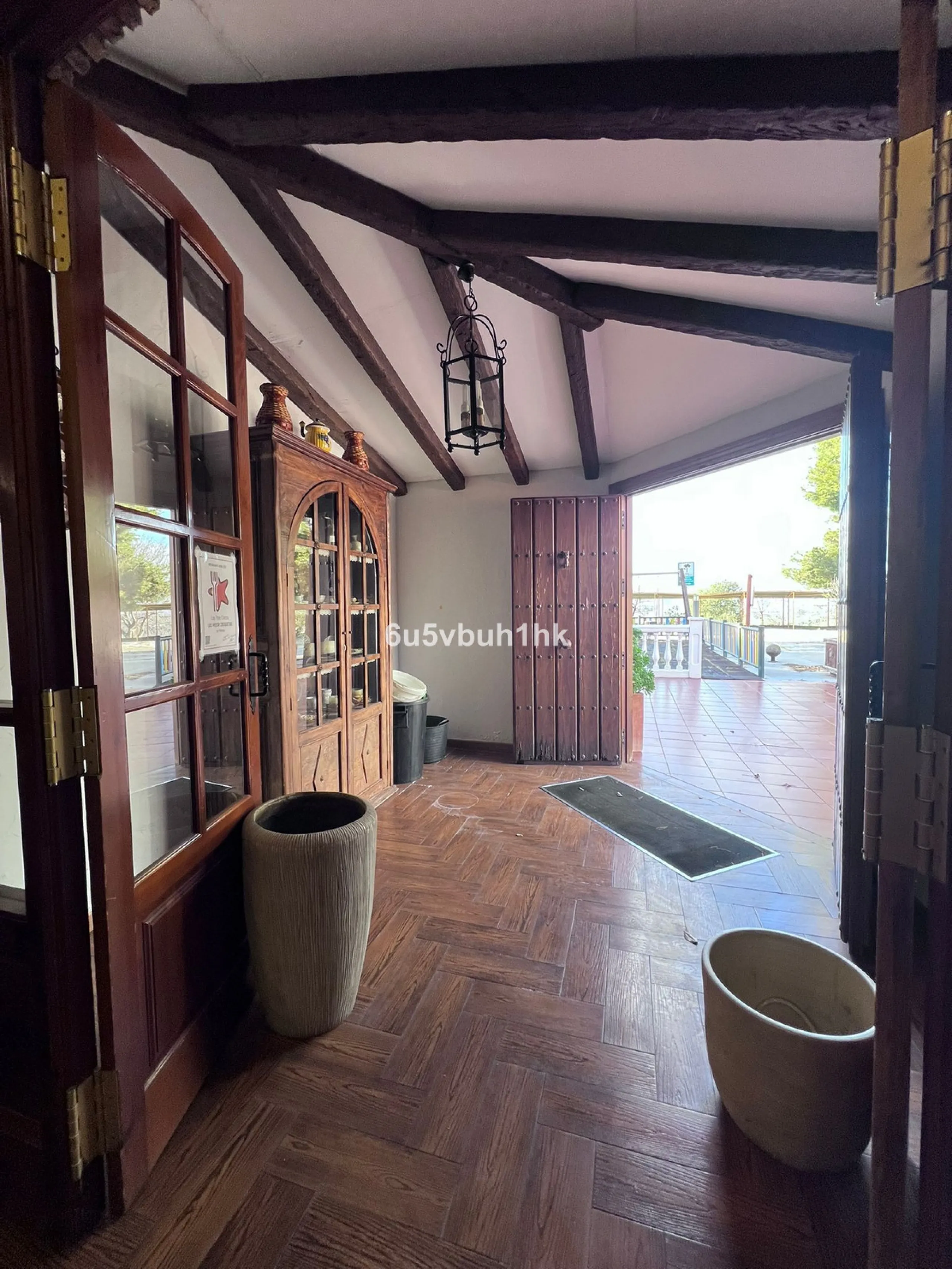 Seize the opportunity to own an extraordinary country estate in the breathtaking Montes de Málaga, just 10 minutes from the city center and 25 minutes from the airport.
