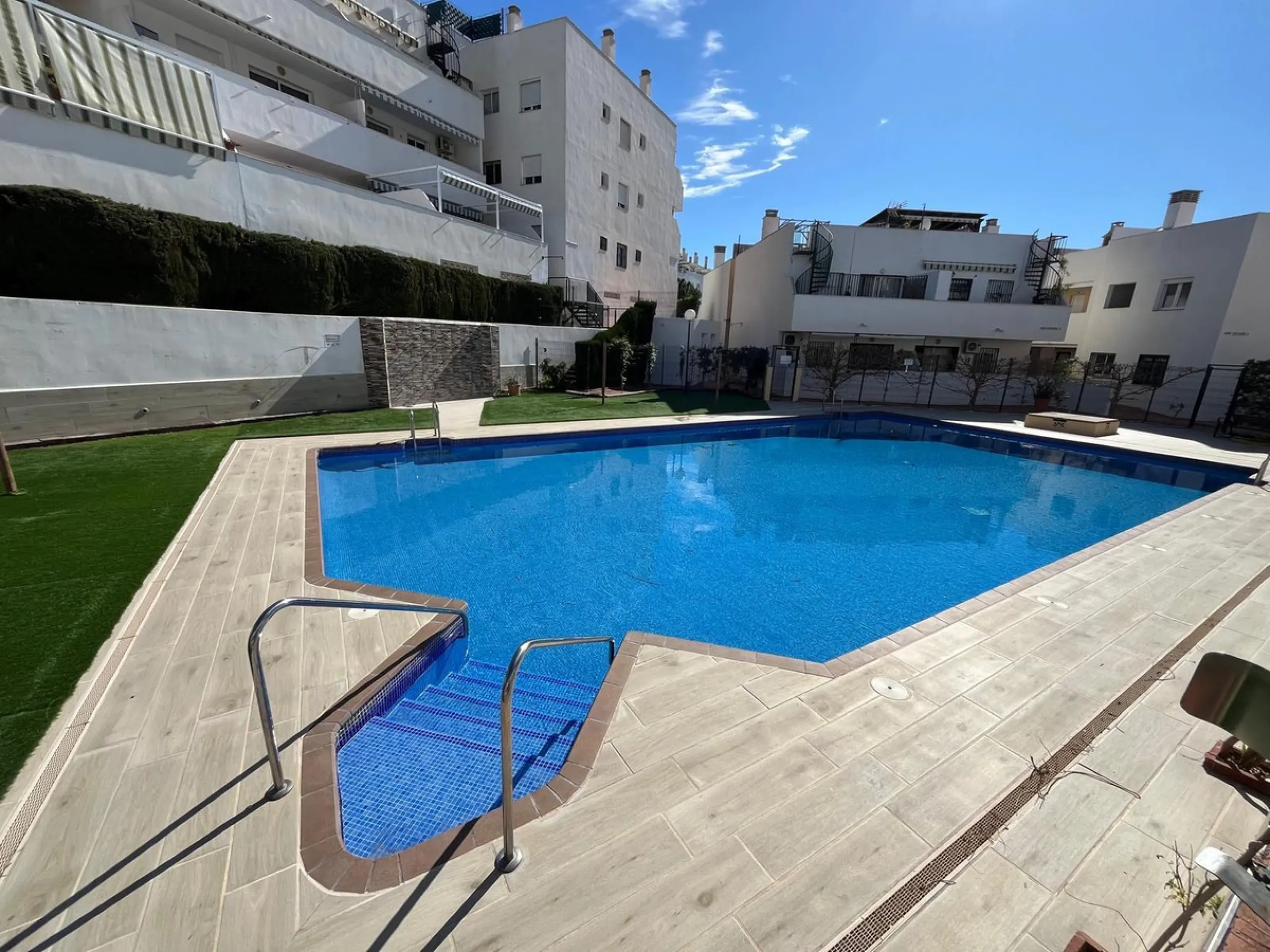 Apartment - Top Floor Apartment в продаже в Benalmadena, Málaga. В доме 2 спален и 1 ванных комнат. Площадь дома 74 м²