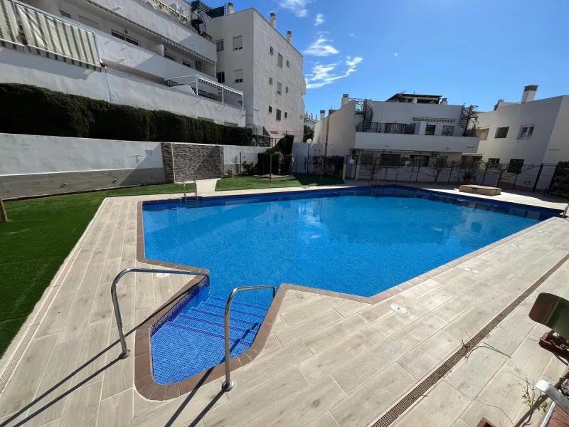 Apartment - Top Floor Apartment в продаже в Benalmadena, Málaga. В доме 2 спален и 1 ванных комнат. Площадь дома 74 м²