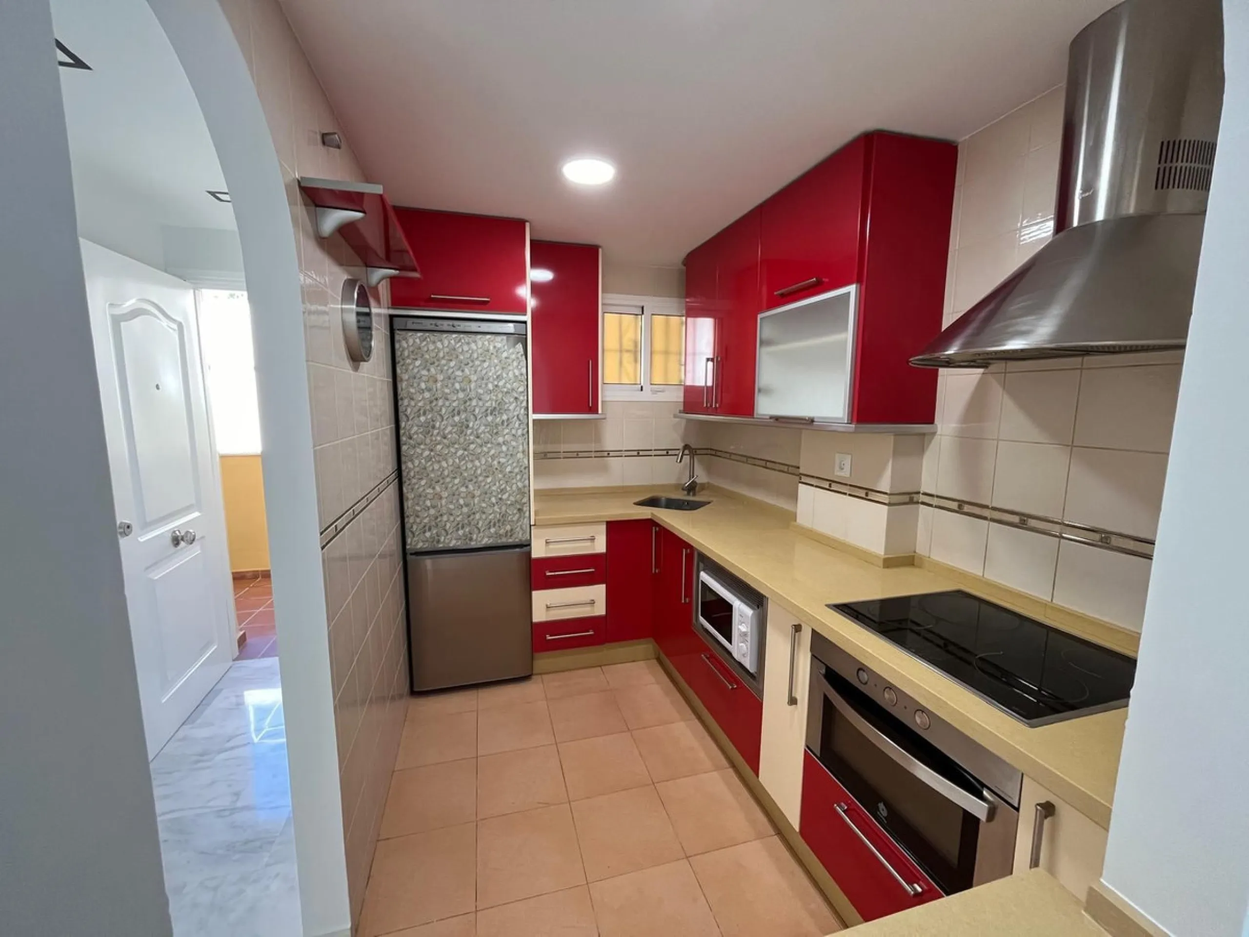 Apartment - Top Floor Apartment в продаже в Benalmadena, Málaga. В доме 2 спален и 1 ванных комнат. Площадь дома 74 м²