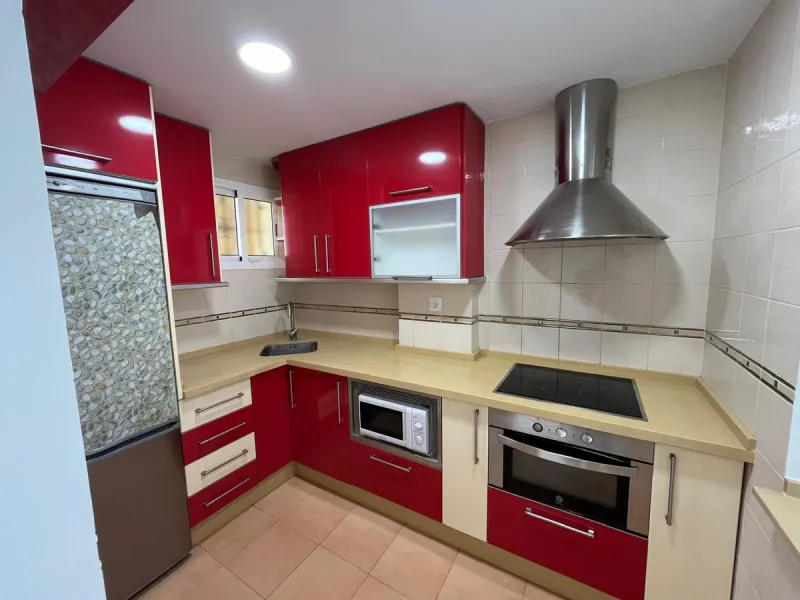 Apartment - Top Floor Apartment в продаже в Benalmadena, Málaga. В доме 2 спален и 1 ванных комнат. Площадь дома 74 м²