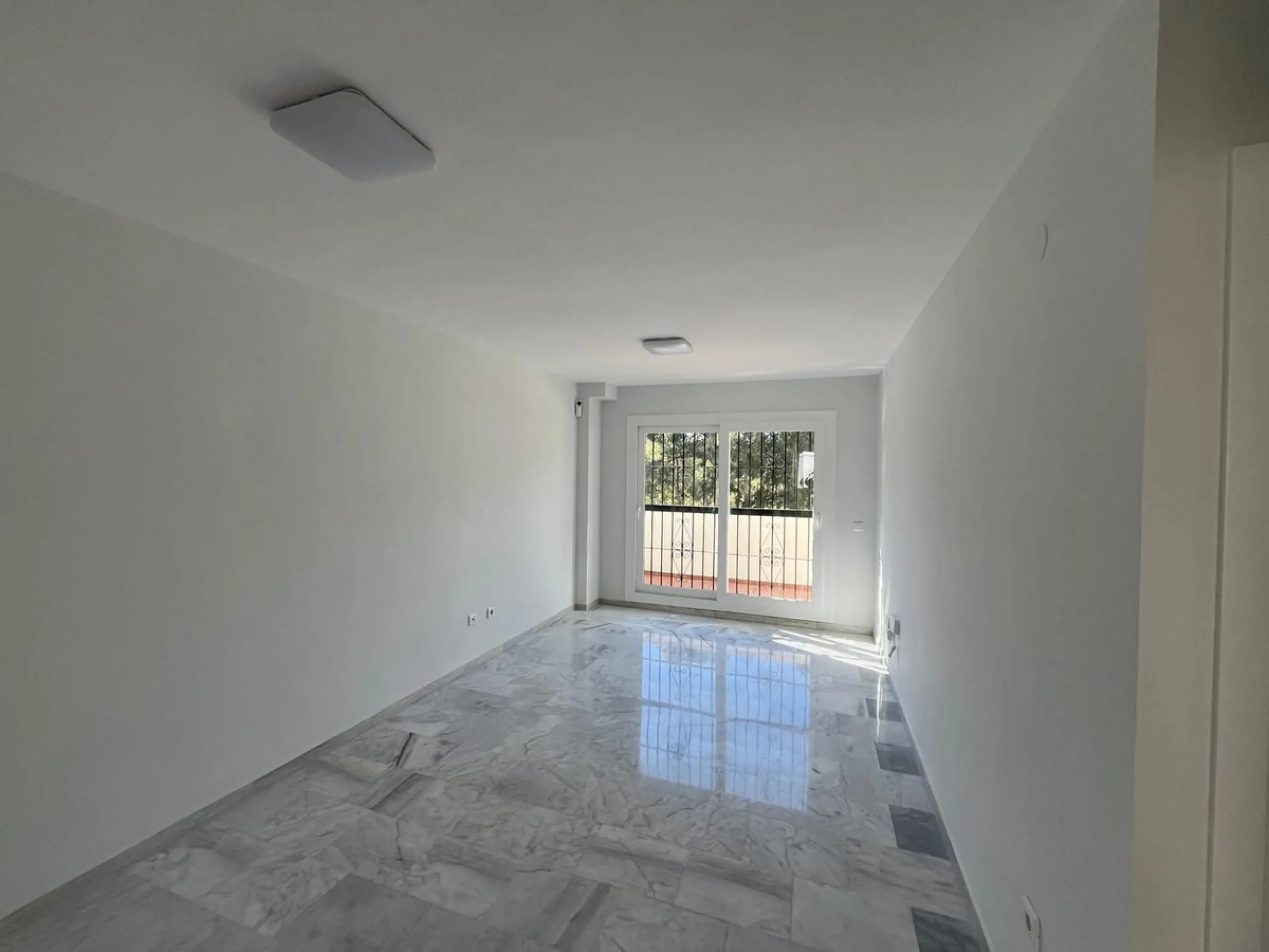 Apartment - Top Floor Apartment в продаже в Benalmadena, Málaga. В доме 2 спален и 1 ванных комнат. Площадь дома 74 м²