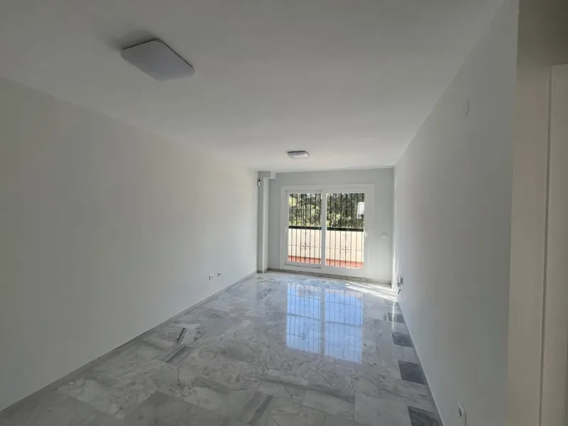 Apartment - Top Floor Apartment в продаже в Benalmadena, Málaga. В доме 2 спален и 1 ванных комнат. Площадь дома 74 м²