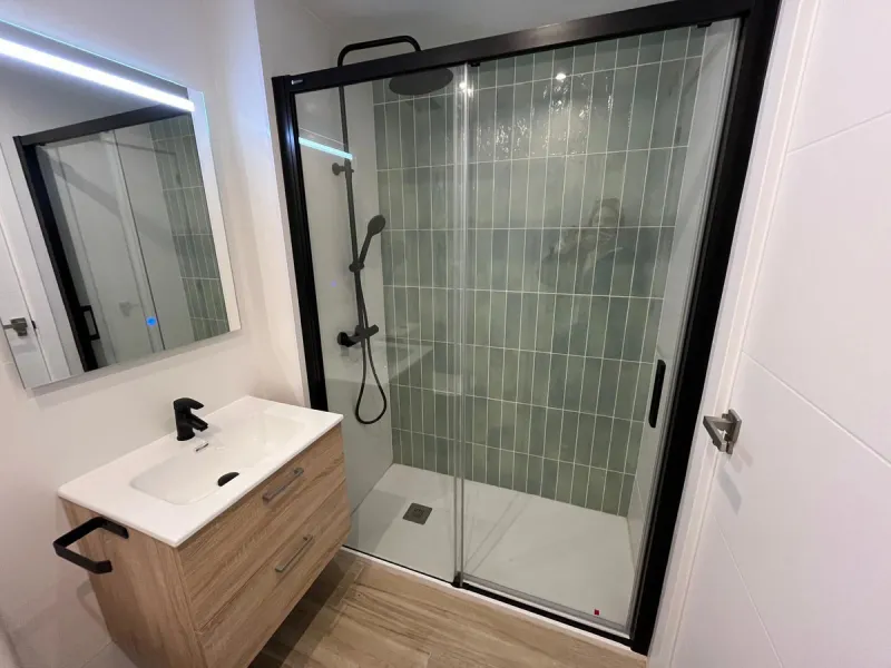 Apartment - Top Floor Apartment в продаже в Benalmadena, Málaga. В доме 2 спален и 1 ванных комнат. Площадь дома 74 м²