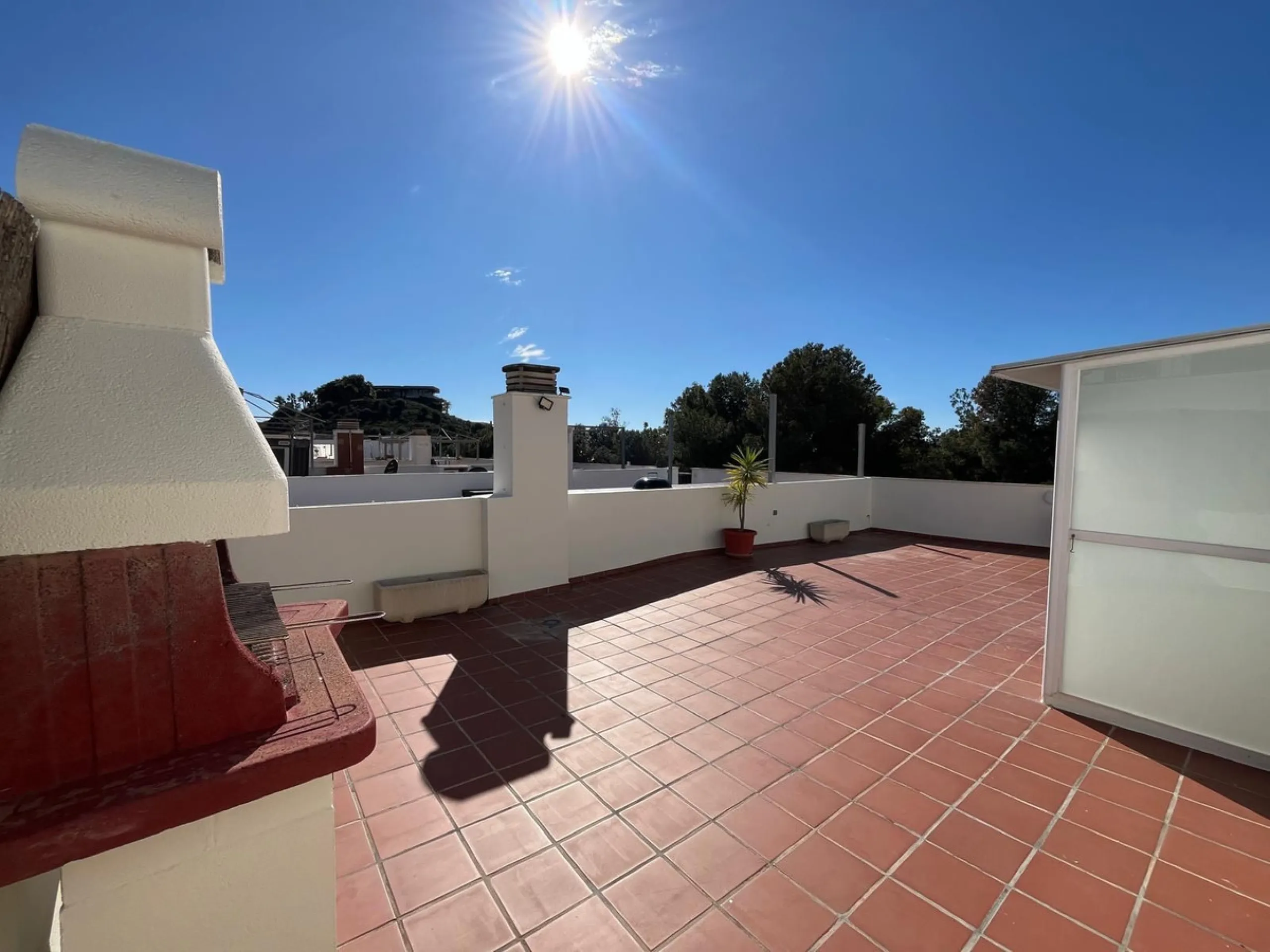 Apartment - Top Floor Apartment в продаже в Benalmadena, Málaga. В доме 2 спален и 1 ванных комнат. Площадь дома 74 м²