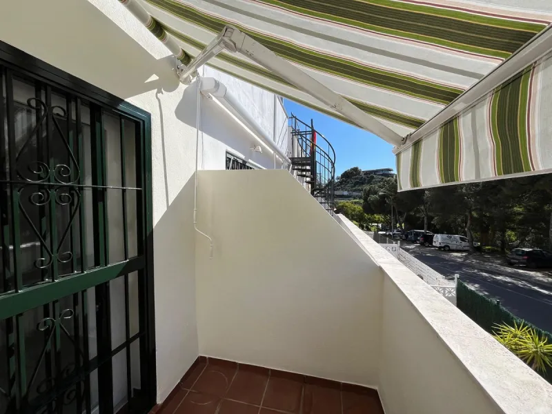 Apartment - Top Floor Apartment в продаже в Benalmadena, Málaga. В доме 2 спален и 1 ванных комнат. Площадь дома 74 м²