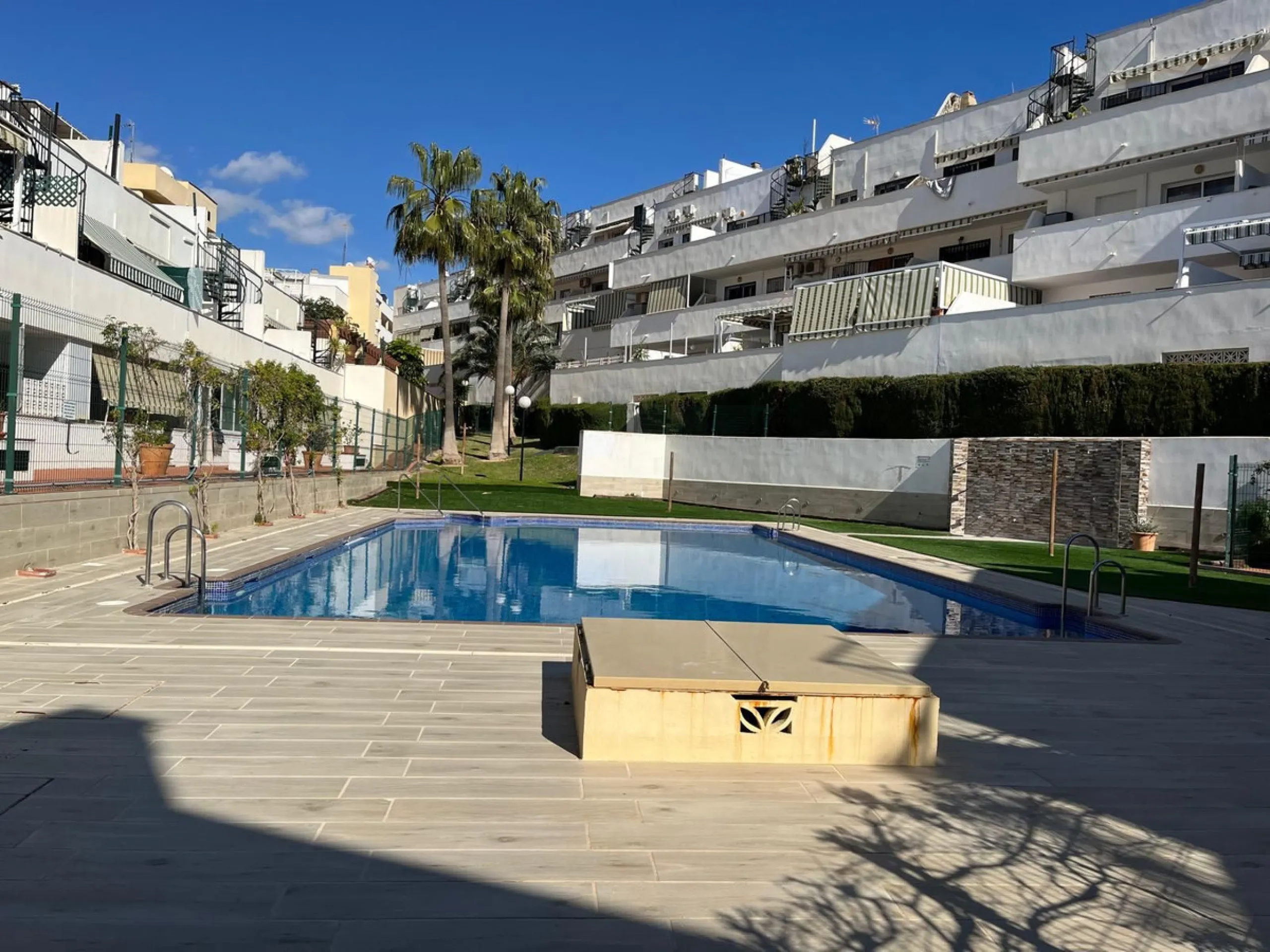 Apartment - Top Floor Apartment в продаже в Benalmadena, Málaga. В доме 2 спален и 1 ванных комнат. Площадь дома 74 м²