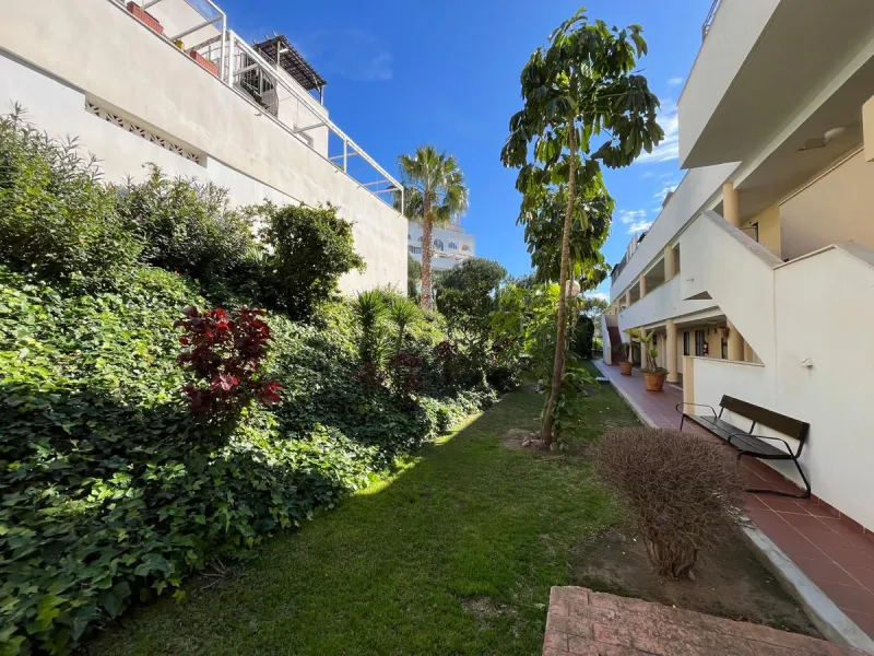 Apartment - Top Floor Apartment в продаже в Benalmadena, Málaga. В доме 2 спален и 1 ванных комнат. Площадь дома 74 м²