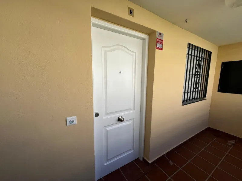 Apartment - Top Floor Apartment в продаже в Benalmadena, Málaga. В доме 2 спален и 1 ванных комнат. Площадь дома 74 м²