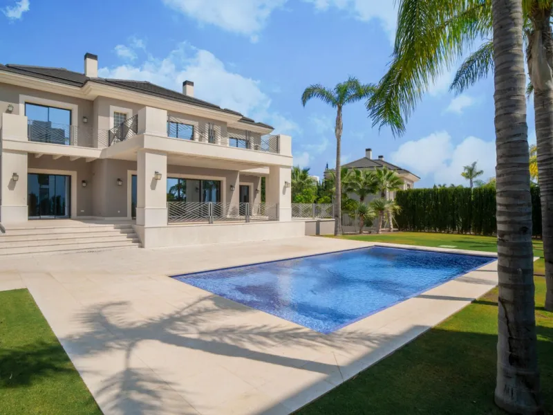 LUXURY VILLA IN LOS FLAMINGOS