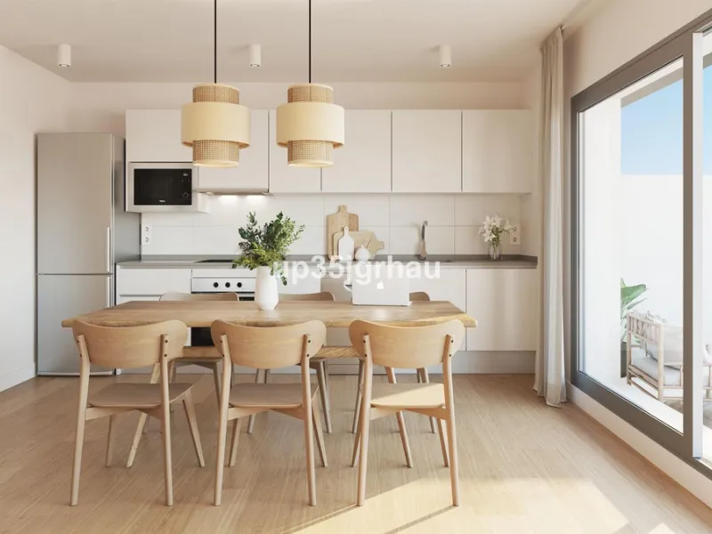 Middle Floor Apartment, Estepona, Costa del Sol.