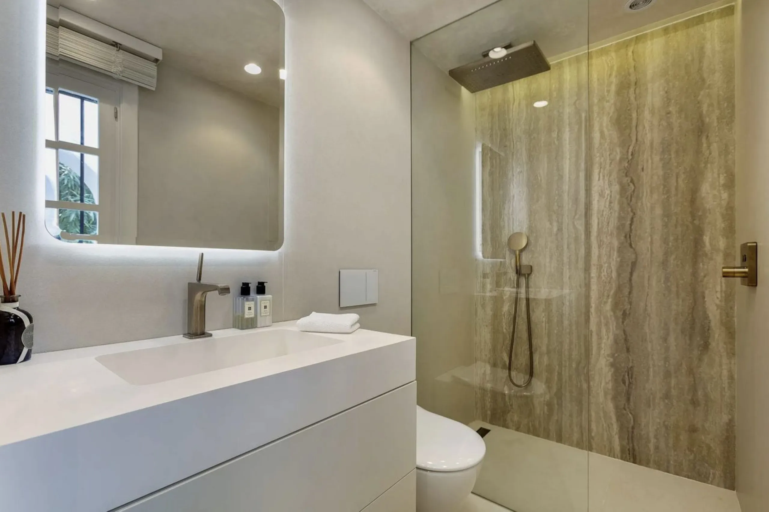 Amazing Opportunity in Puente Romano, Ready to move in!