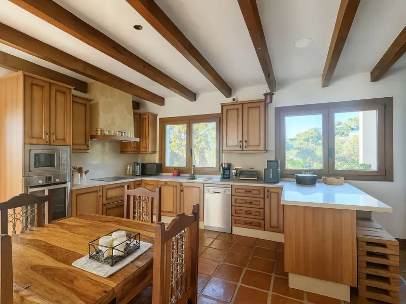 Amazing villa with breathtaking panoramic views  over the Lake of Istan, the Mediterranean and the coast with a south to west orientation.