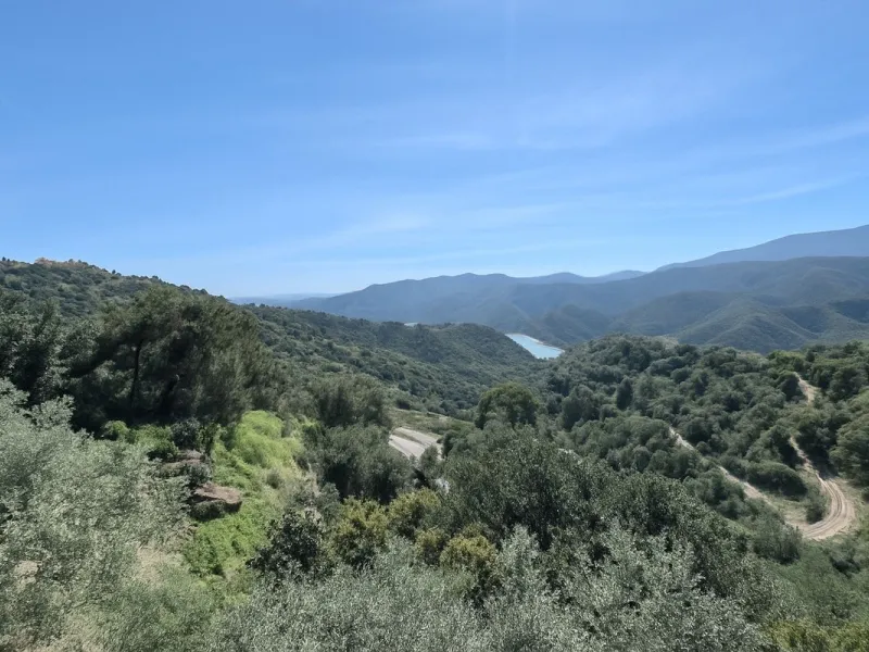 Amazing villa with breathtaking panoramic views  over the Lake of Istan, the Mediterranean and the coast with a south to west orientation.