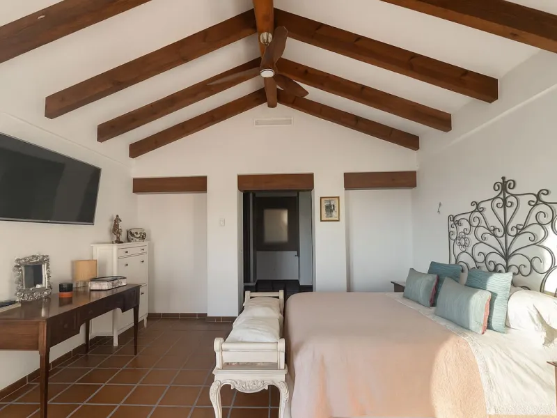Amazing villa with breathtaking panoramic views  over the Lake of Istan, the Mediterranean and the coast with a south to west orientation.