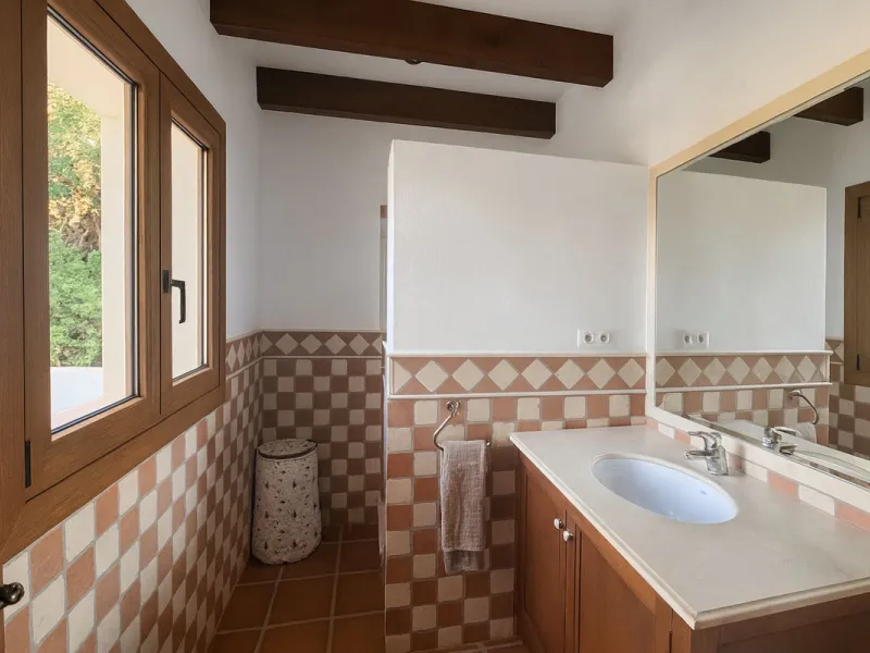 Amazing villa with breathtaking panoramic views  over the Lake of Istan, the Mediterranean and the coast with a south to west orientation.