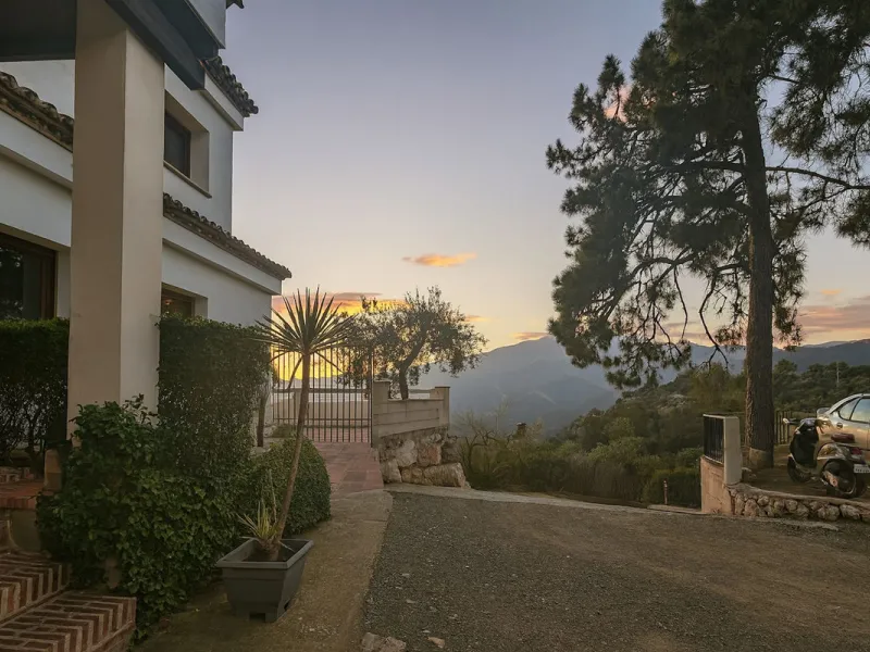 Amazing villa with breathtaking panoramic views  over the Lake of Istan, the Mediterranean and the coast with a south to west orientation.