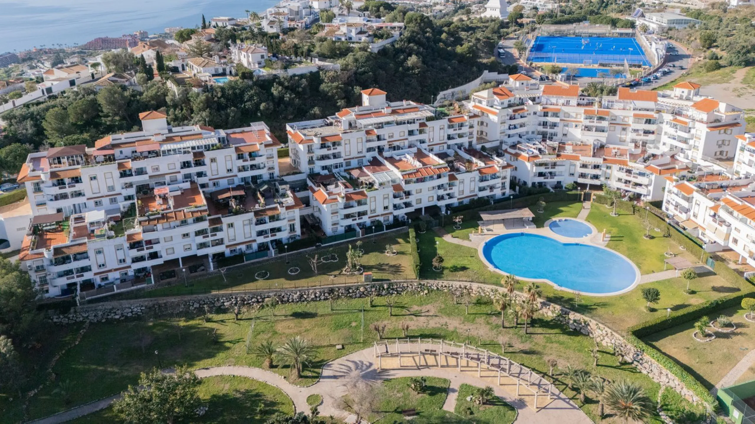 Apartment - Penthouse в продаже в Benalmadena, Málaga. В доме 3 спален и 2 ванных комнат. Площадь дома 126 м²