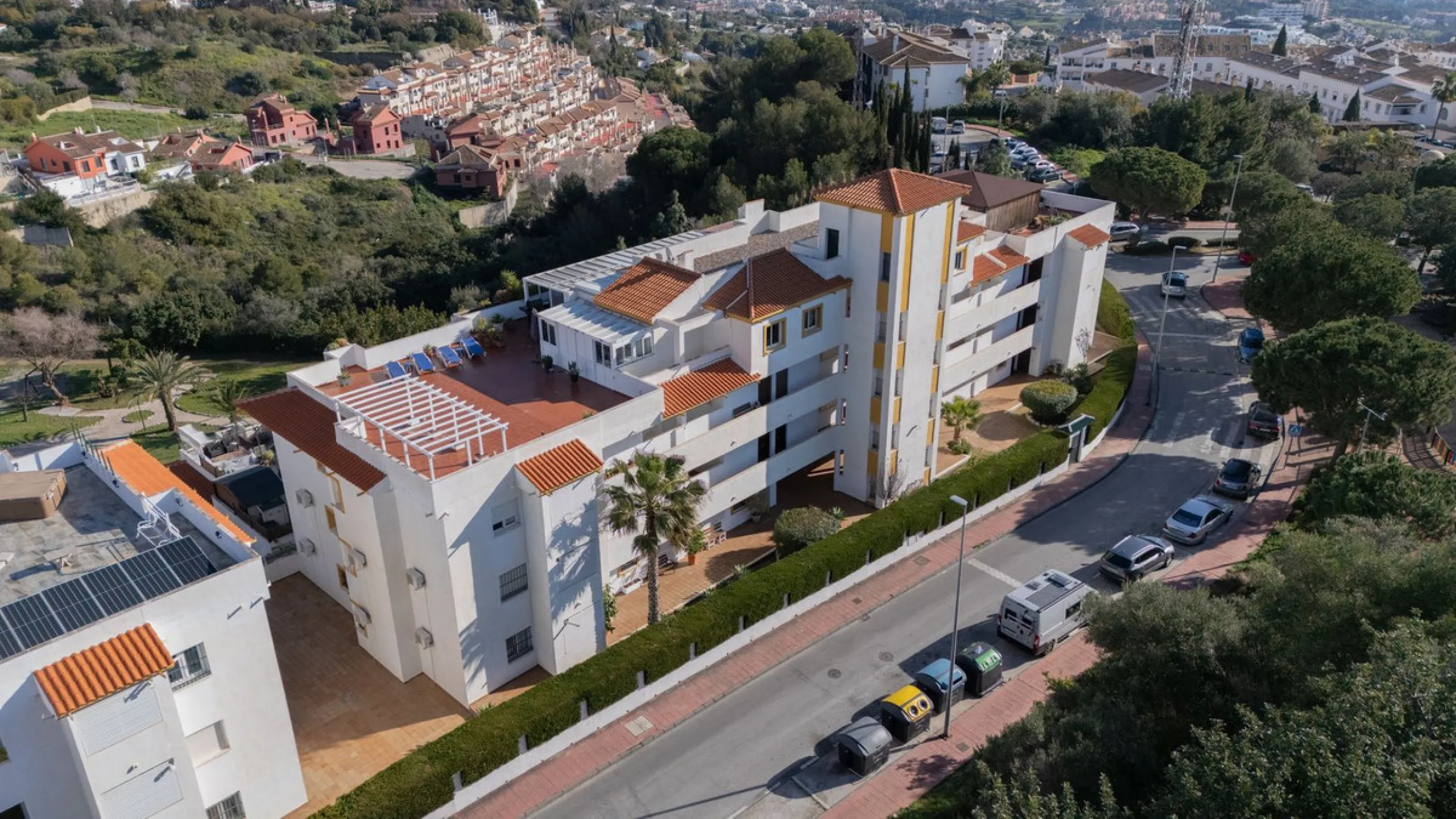 Apartment - Penthouse в продаже в Benalmadena, Málaga. В доме 3 спален и 2 ванных комнат. Площадь дома 126 м²