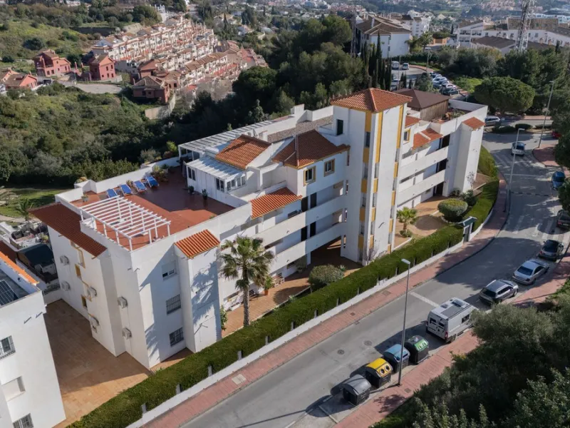 Apartment - Penthouse в продаже в Benalmadena, Málaga. В доме 3 спален и 2 ванных комнат. Площадь дома 126 м²