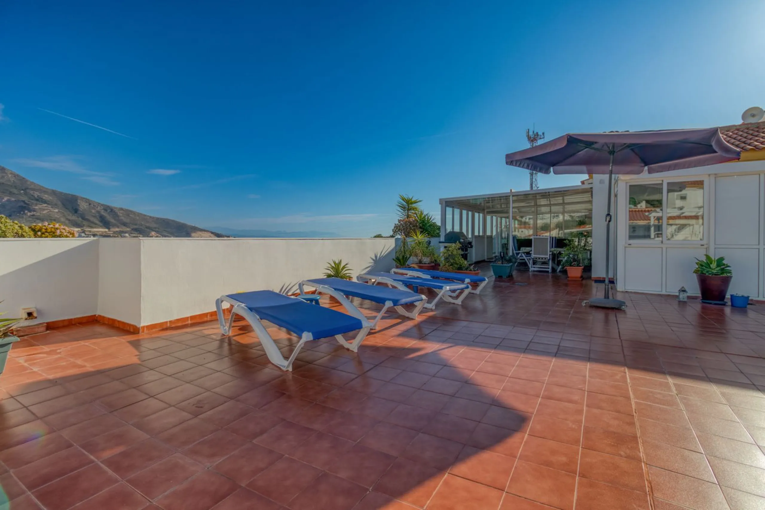 Apartment - Penthouse в продаже в Benalmadena, Málaga. В доме 3 спален и 2 ванных комнат. Площадь дома 126 м²
