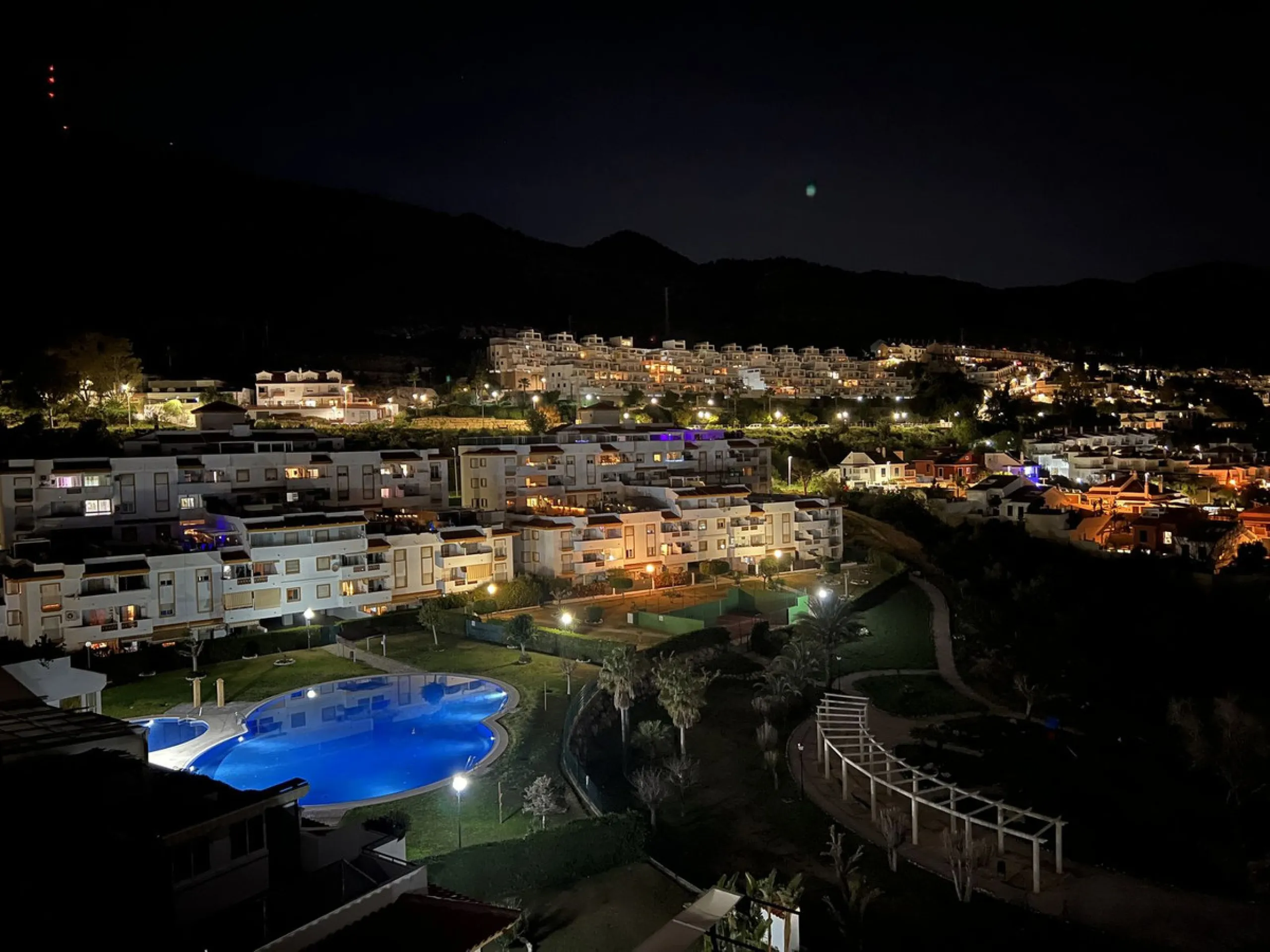 Apartment - Penthouse в продаже в Benalmadena, Málaga. В доме 3 спален и 2 ванных комнат. Площадь дома 126 м²