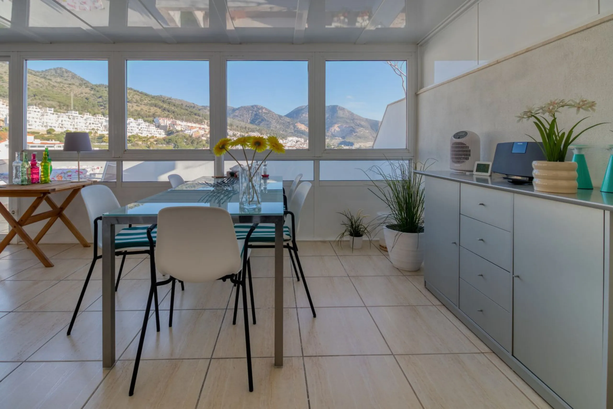 Apartment - Penthouse в продаже в Benalmadena, Málaga. В доме 3 спален и 2 ванных комнат. Площадь дома 126 м²