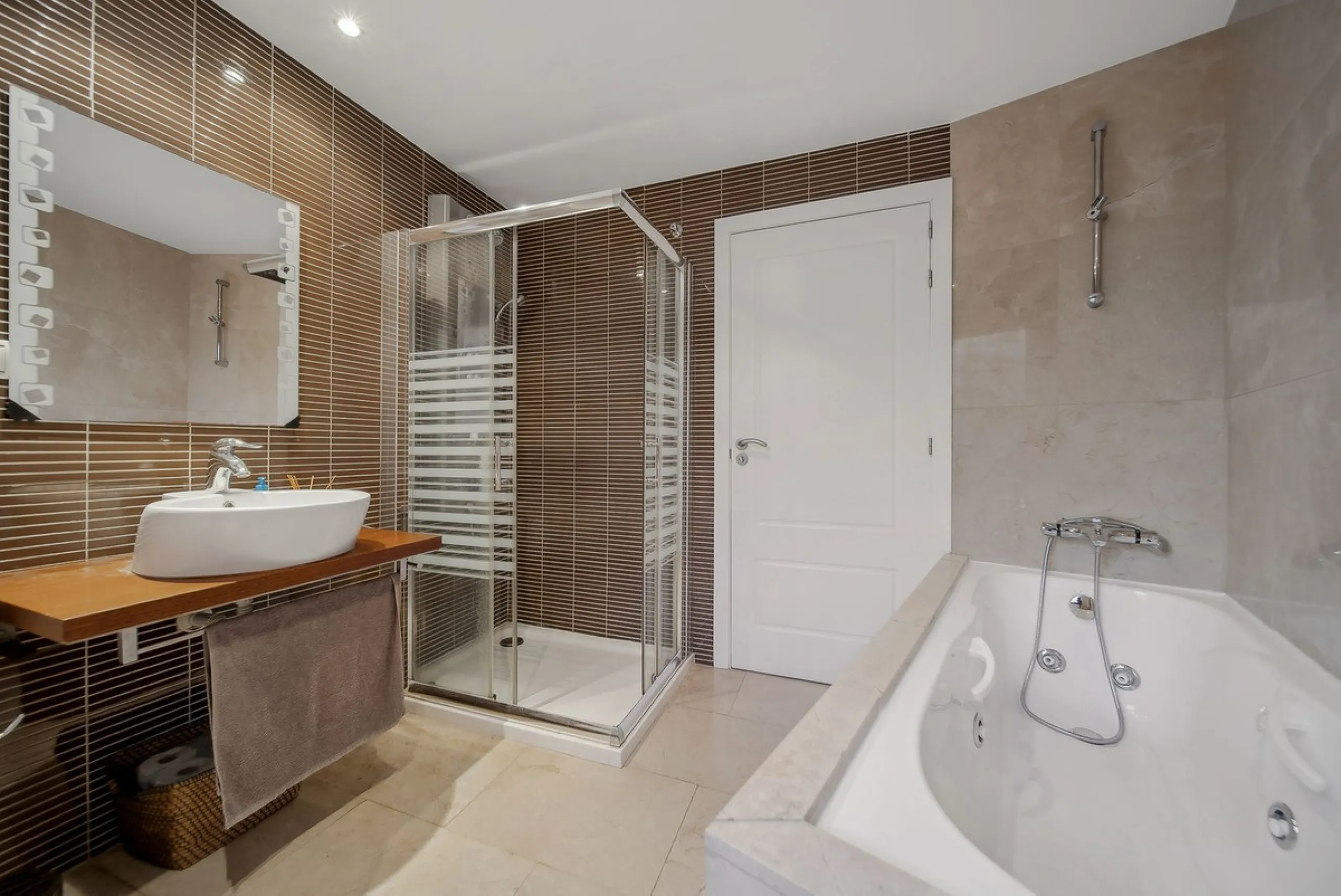 *Apartment for Sale in Casares Golf Gardens - Your Private Oasis on the Costa del Sol**