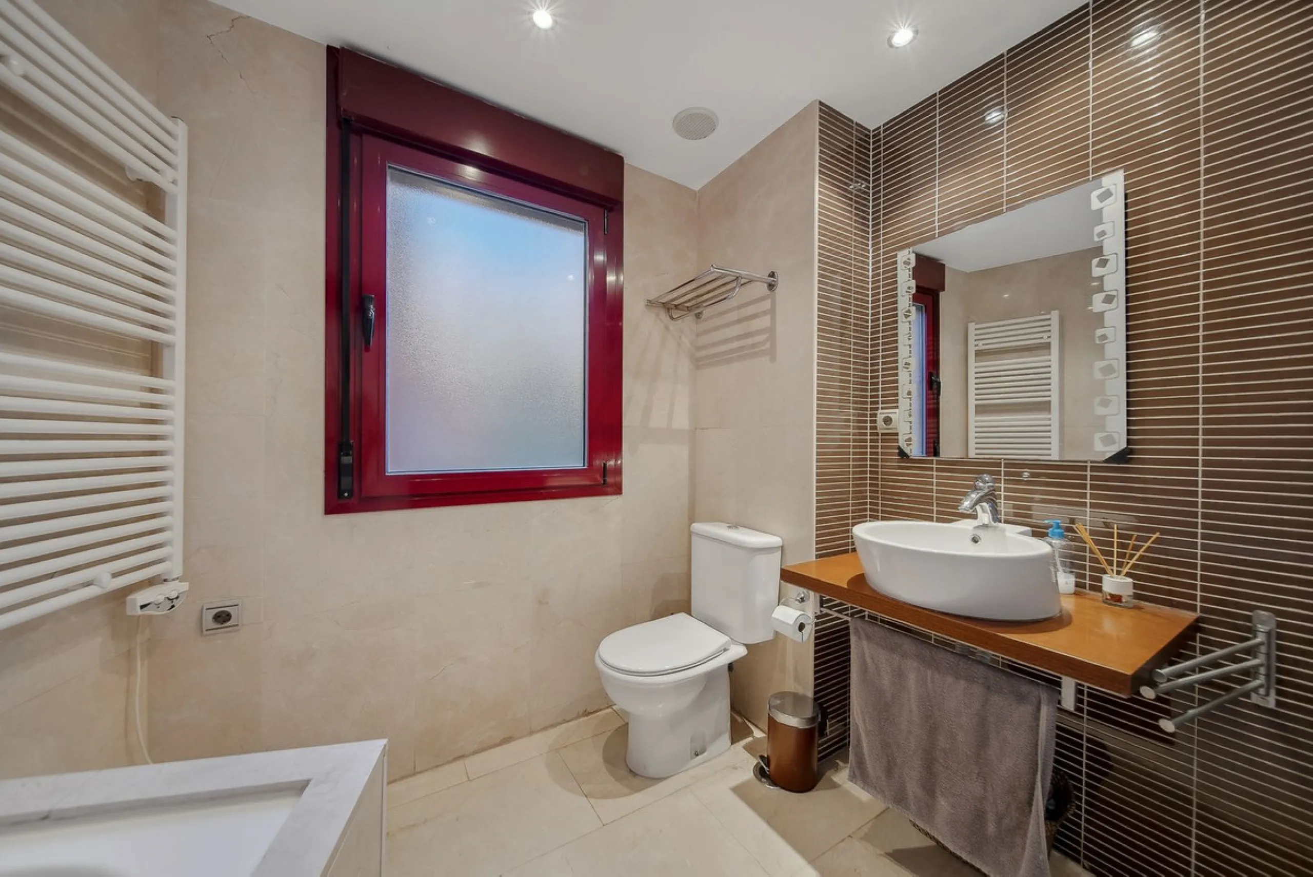 *Apartment for Sale in Casares Golf Gardens - Your Private Oasis on the Costa del Sol**