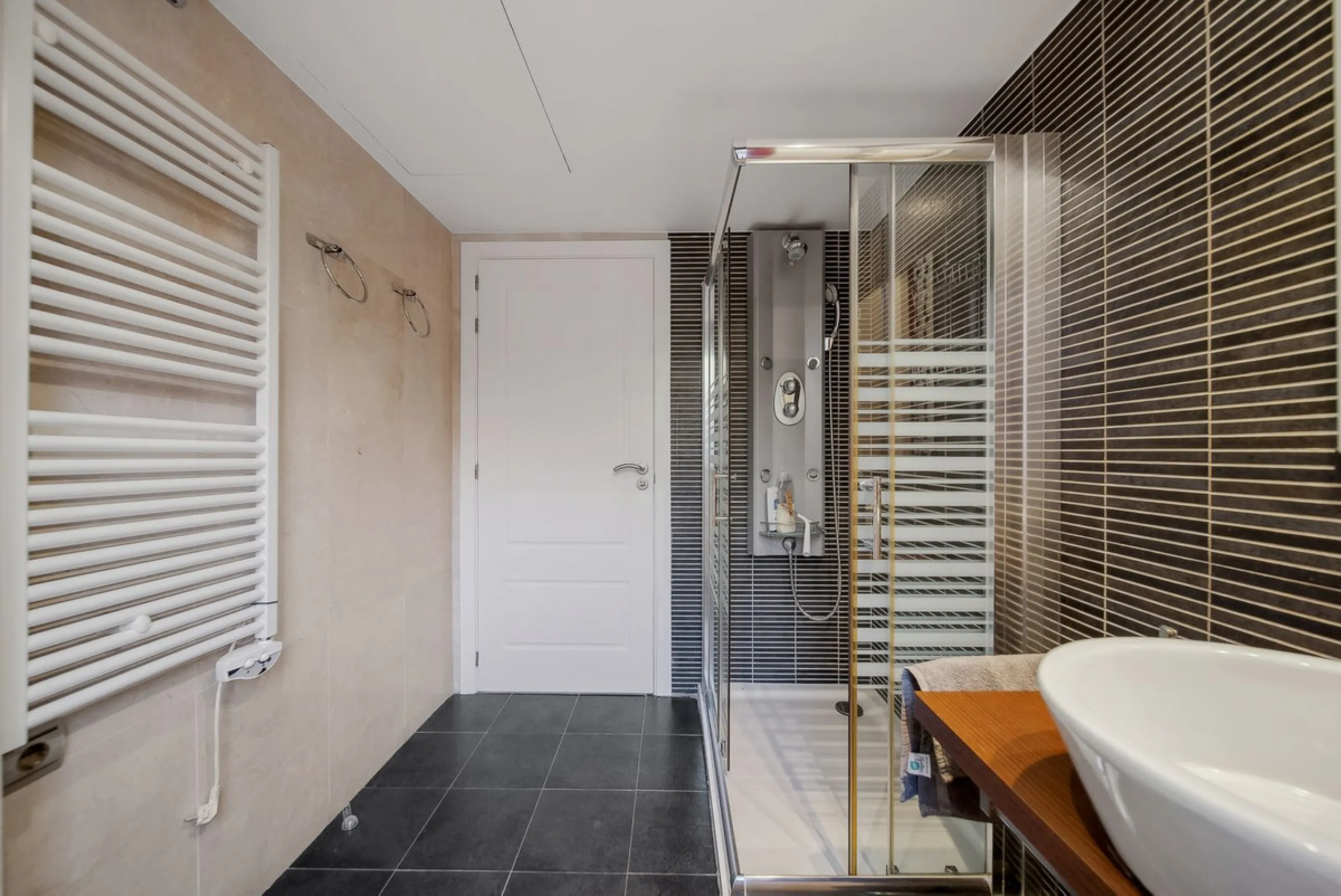 *Apartment for Sale in Casares Golf Gardens - Your Private Oasis on the Costa del Sol**