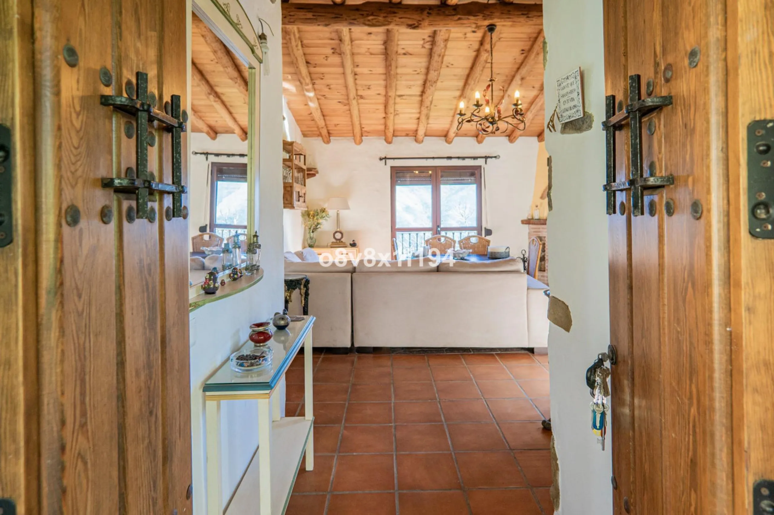 We are delighted to present this magnificent 30-hectare estate located on the outskirts of Jubrique, nestled in the breathtaking Valle del Genal. Surrounded by forests, mountains, and pristine nature, this exclusive property offers absolute privacy, makin