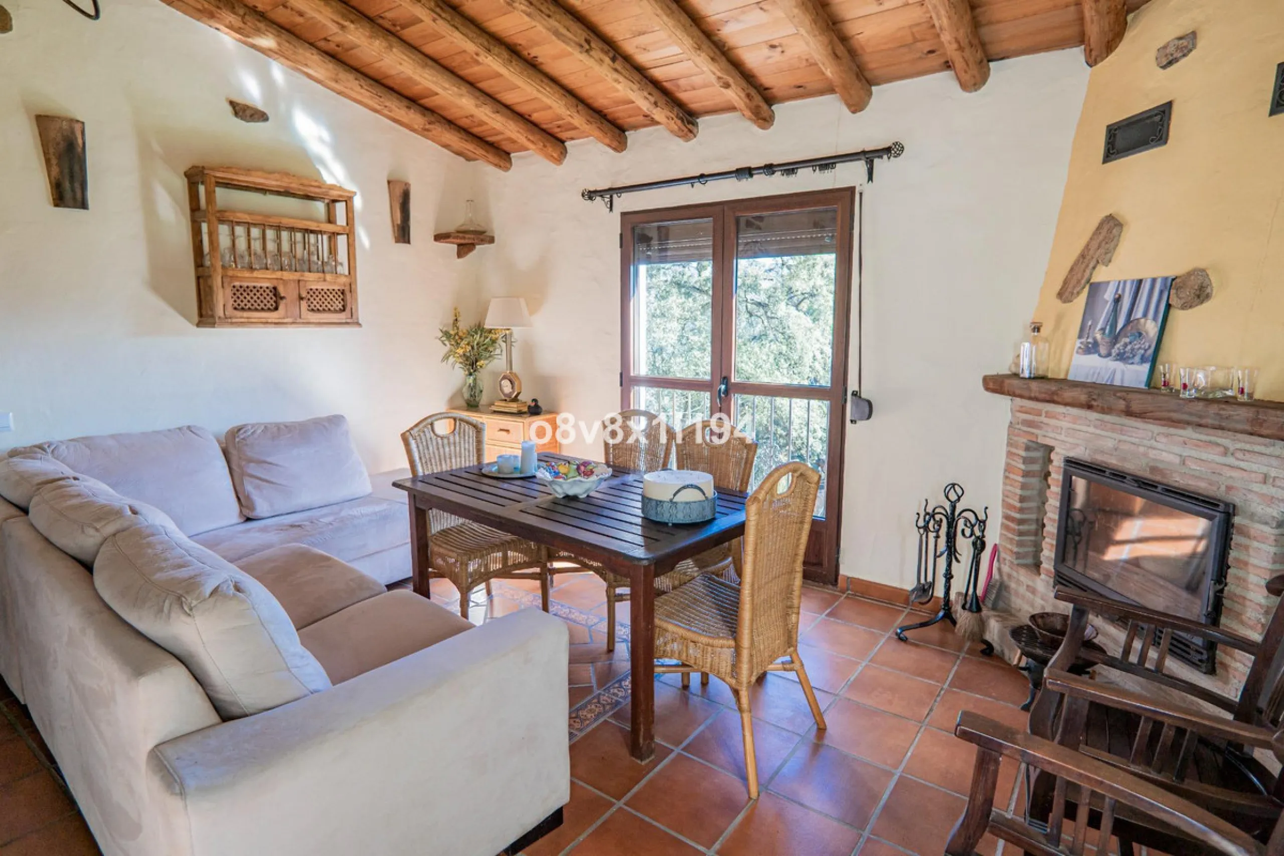 We are delighted to present this magnificent 30-hectare estate located on the outskirts of Jubrique, nestled in the breathtaking Valle del Genal. Surrounded by forests, mountains, and pristine nature, this exclusive property offers absolute privacy, makin