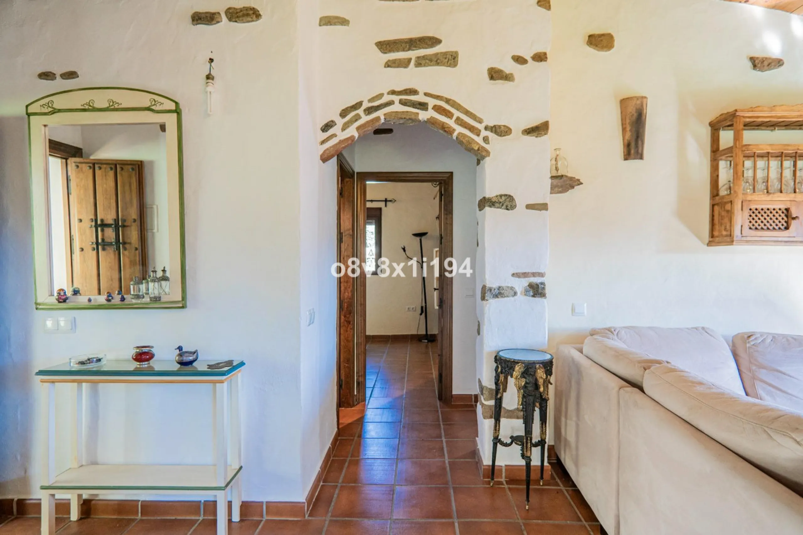 We are delighted to present this magnificent 30-hectare estate located on the outskirts of Jubrique, nestled in the breathtaking Valle del Genal. Surrounded by forests, mountains, and pristine nature, this exclusive property offers absolute privacy, makin
