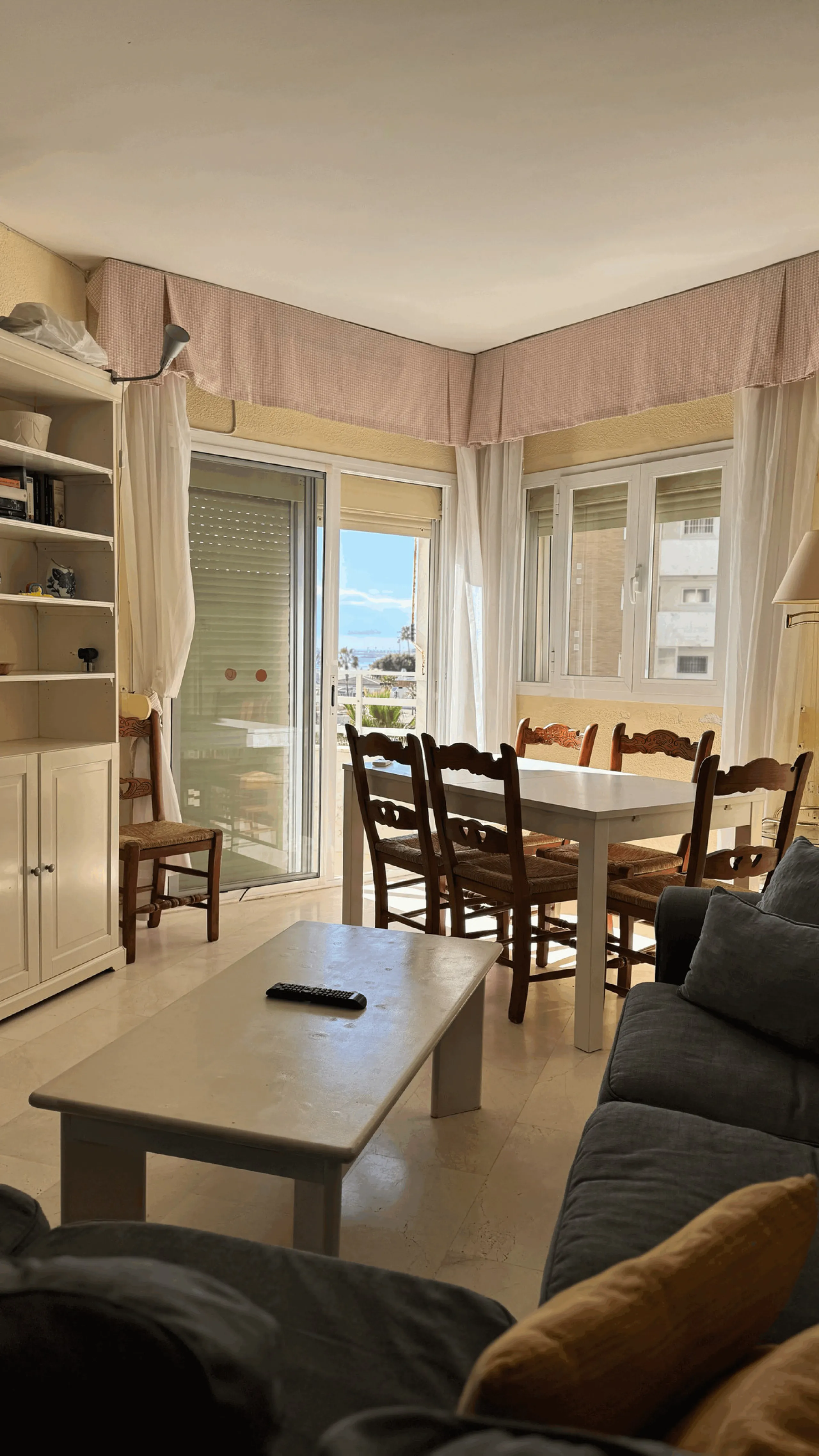 Exclusive Beachfront Apartment in Fuengirola – Spectacular Sea Views