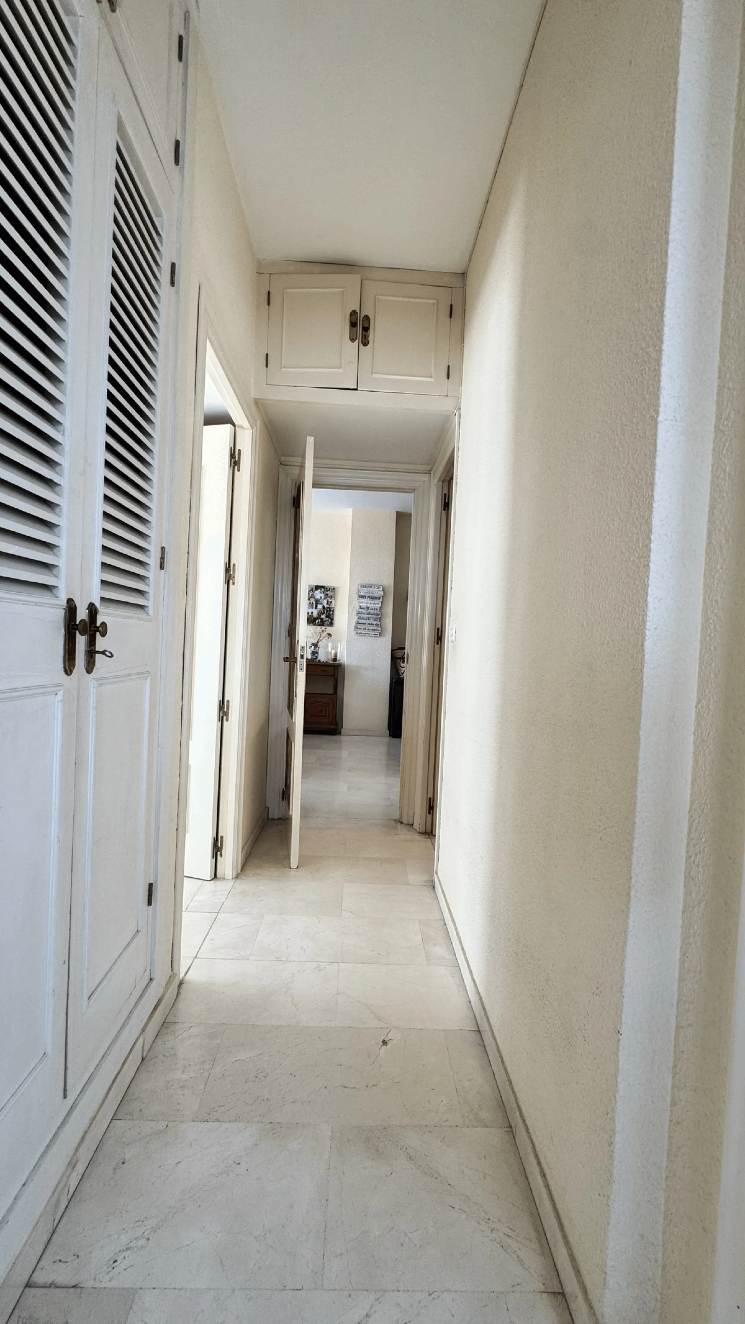 Exclusive Beachfront Apartment in Fuengirola – Spectacular Sea Views