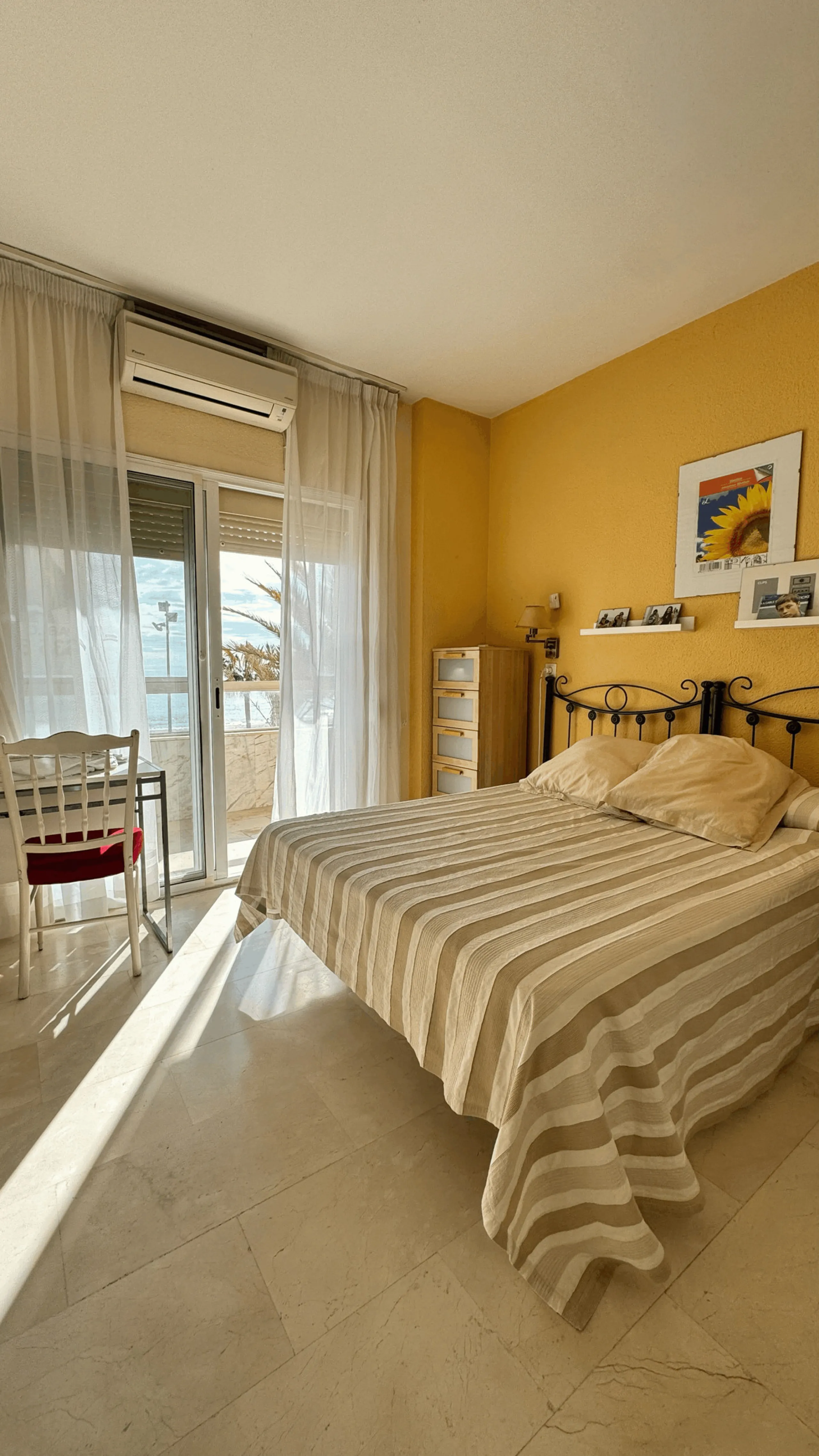 Exclusive Beachfront Apartment in Fuengirola – Spectacular Sea Views