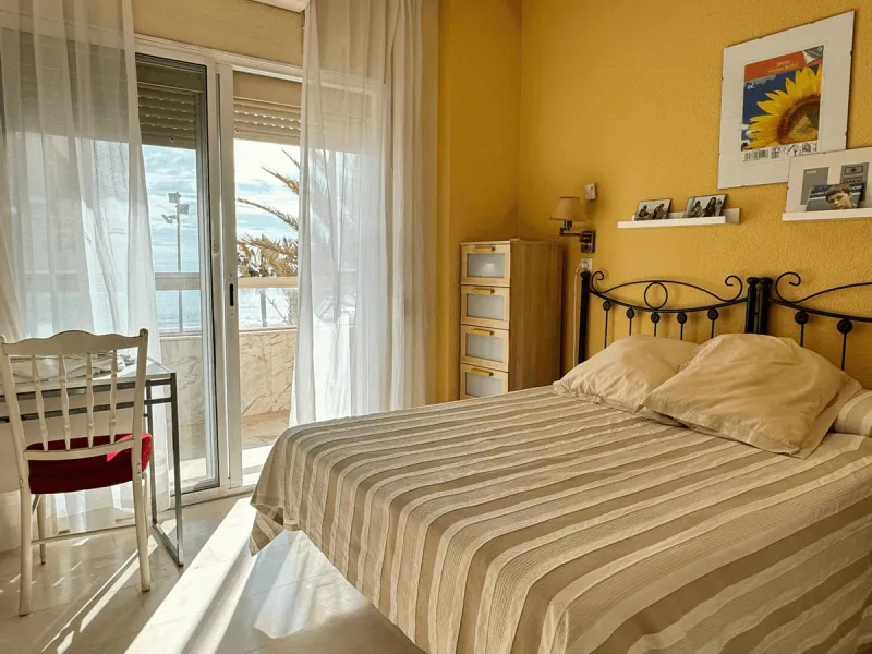 Exclusive Beachfront Apartment in Fuengirola – Spectacular Sea Views