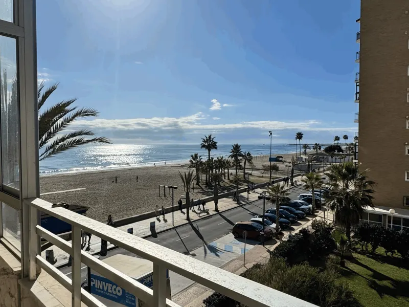 Exclusive Beachfront Apartment in Fuengirola – Spectacular Sea Views