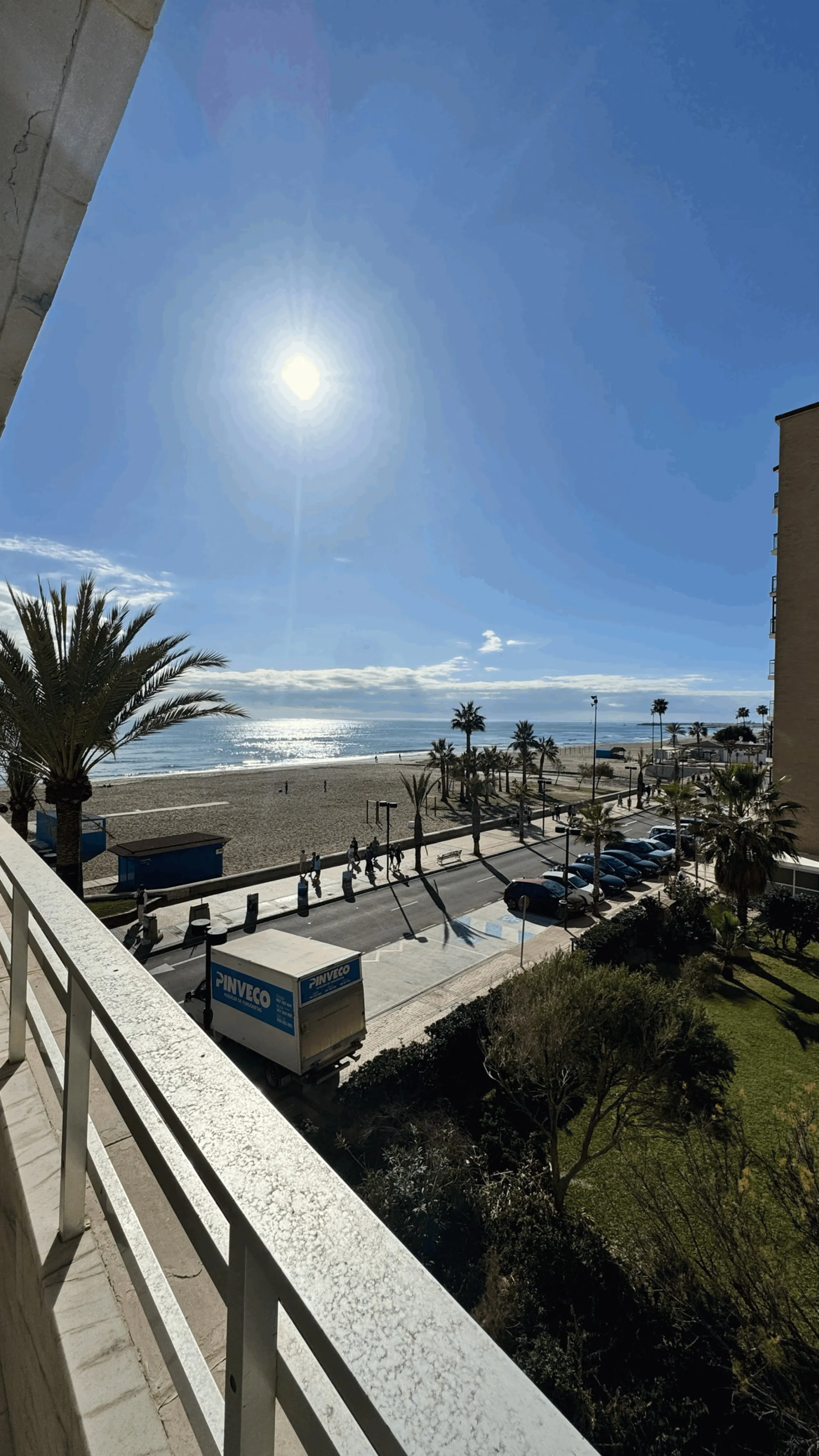 Exclusive Beachfront Apartment in Fuengirola – Spectacular Sea Views