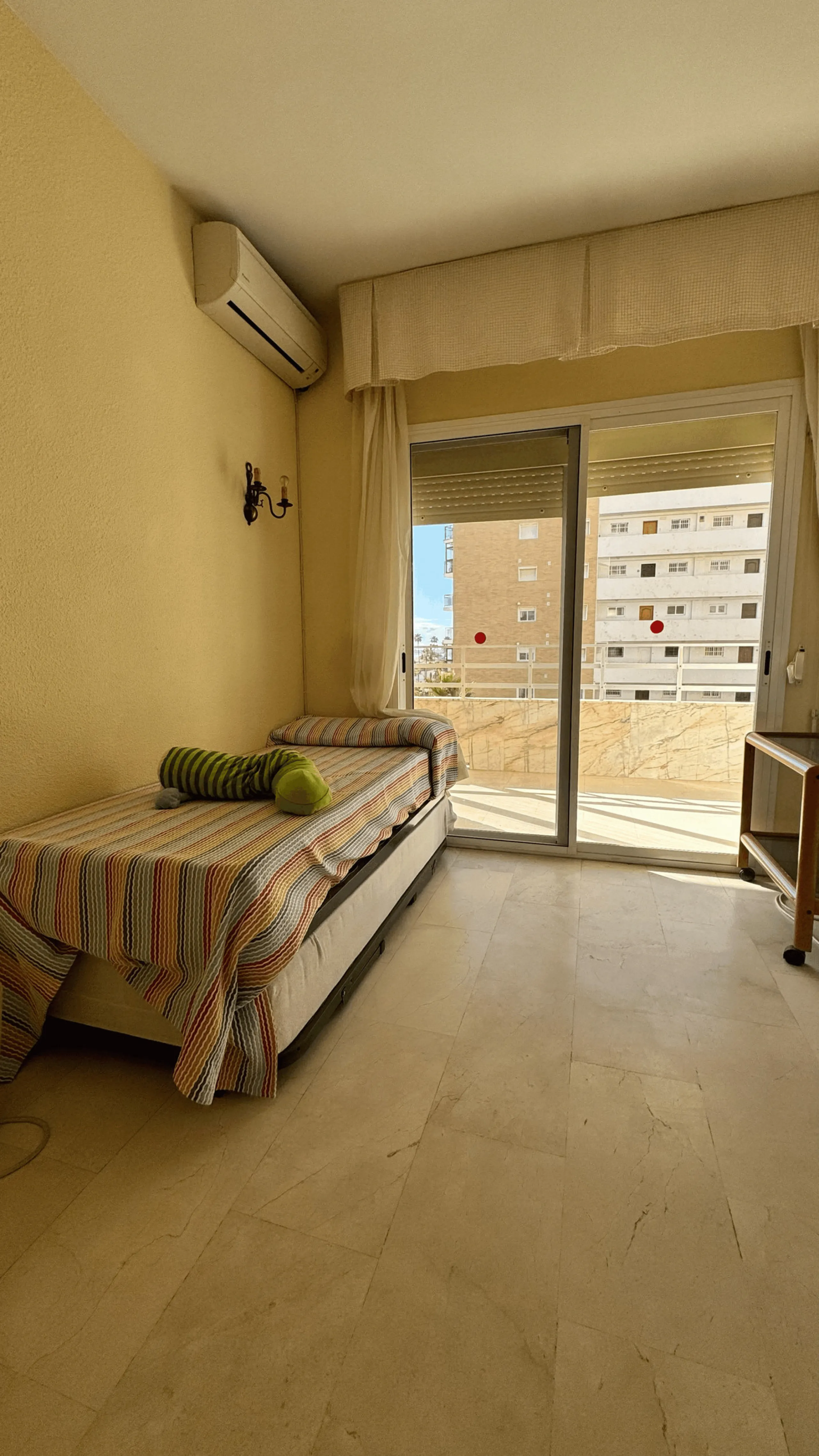 Exclusive Beachfront Apartment in Fuengirola – Spectacular Sea Views