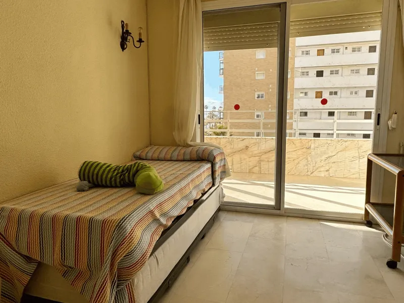 Exclusive Beachfront Apartment in Fuengirola – Spectacular Sea Views